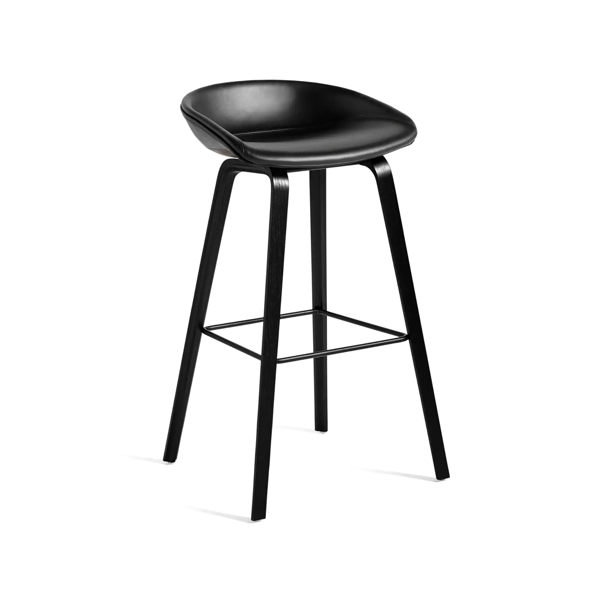 About a Stool AAS33 - Svartlakkert Eik