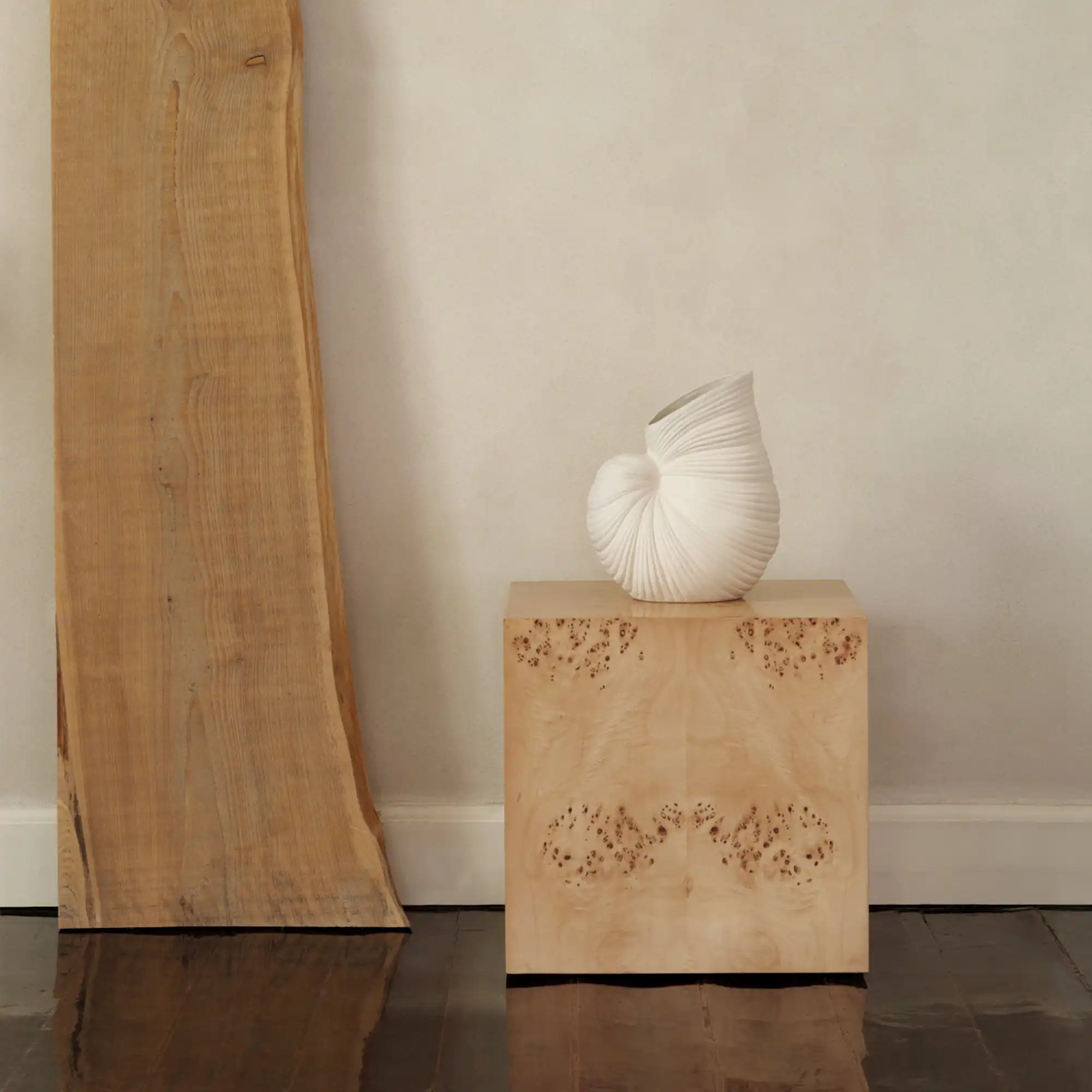 Burl cube sidebord