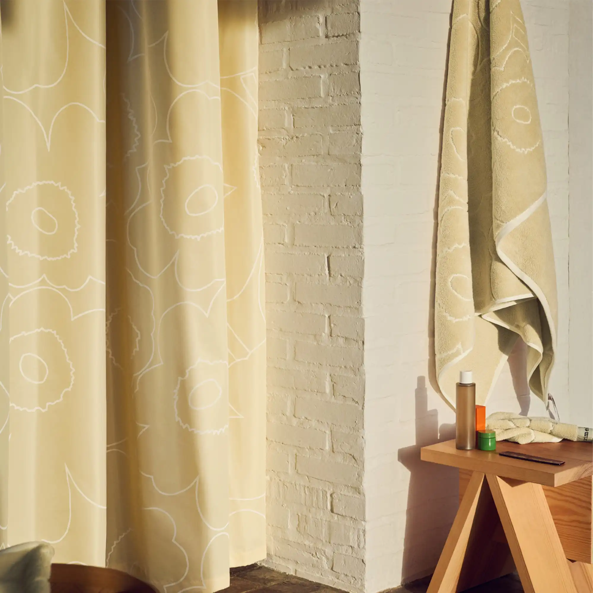 Piirto Unikko badehåndkle Straw Off White