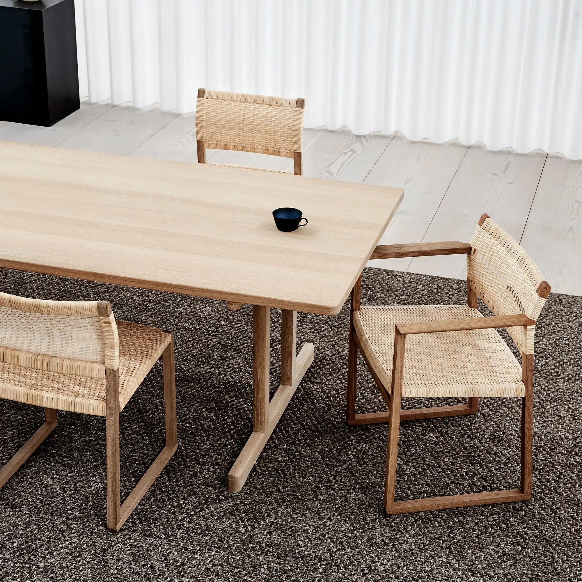 Mogensen 6284 Table