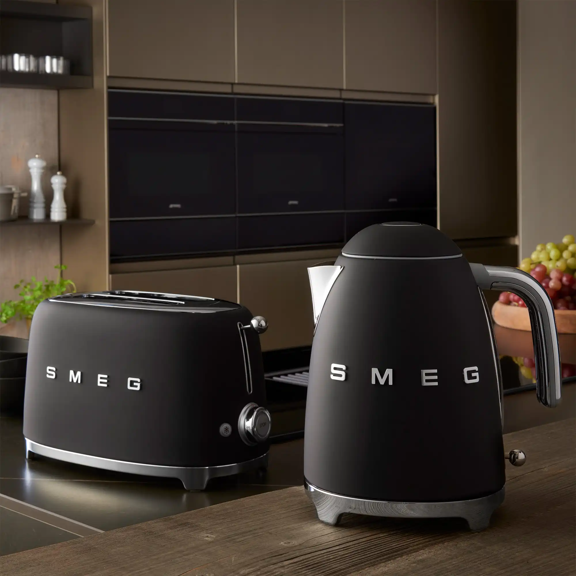 Smeg Electric Kettle Matt Black