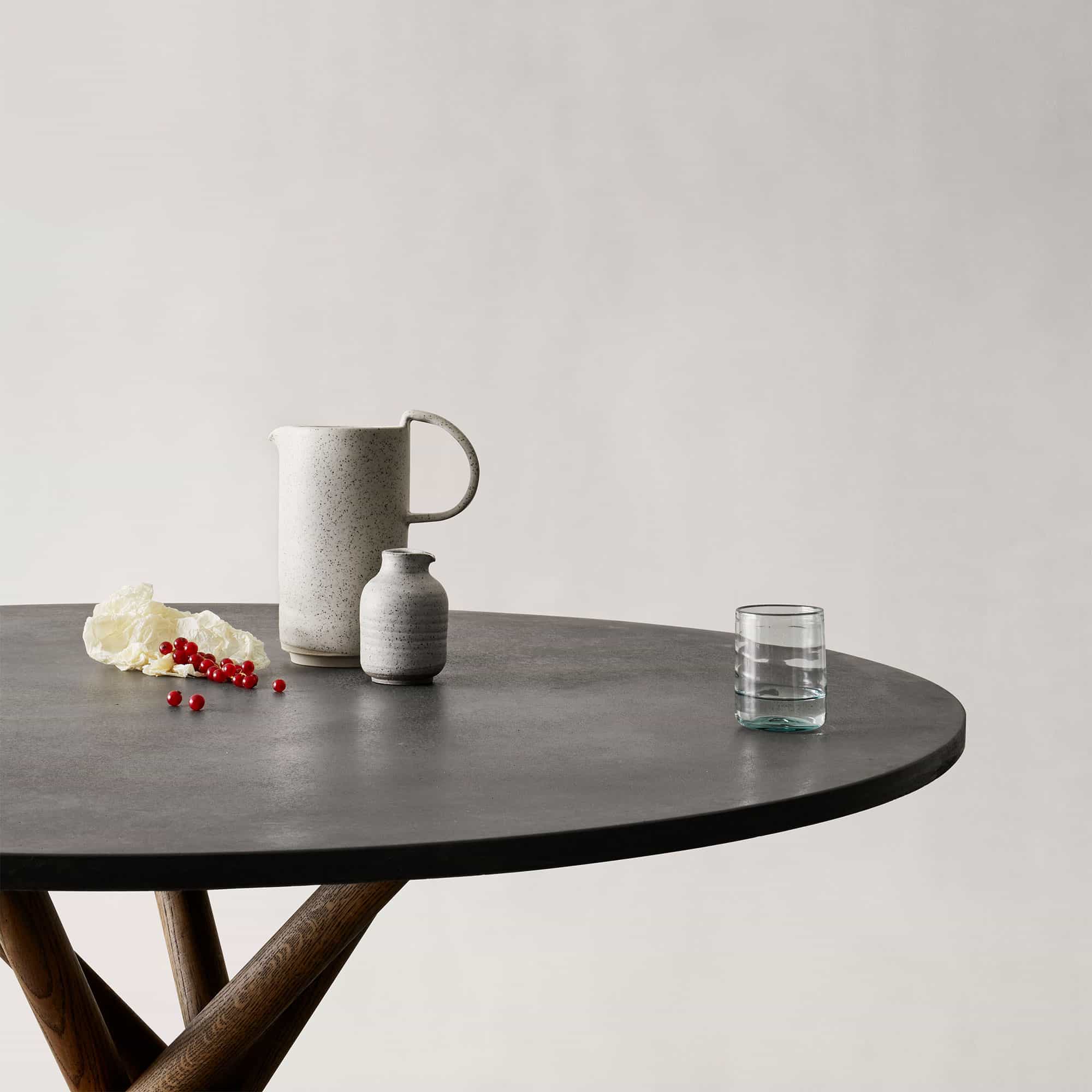 Hector 120 - Dining Table, Linoleum Burgundy / Dark Oak / Brass 