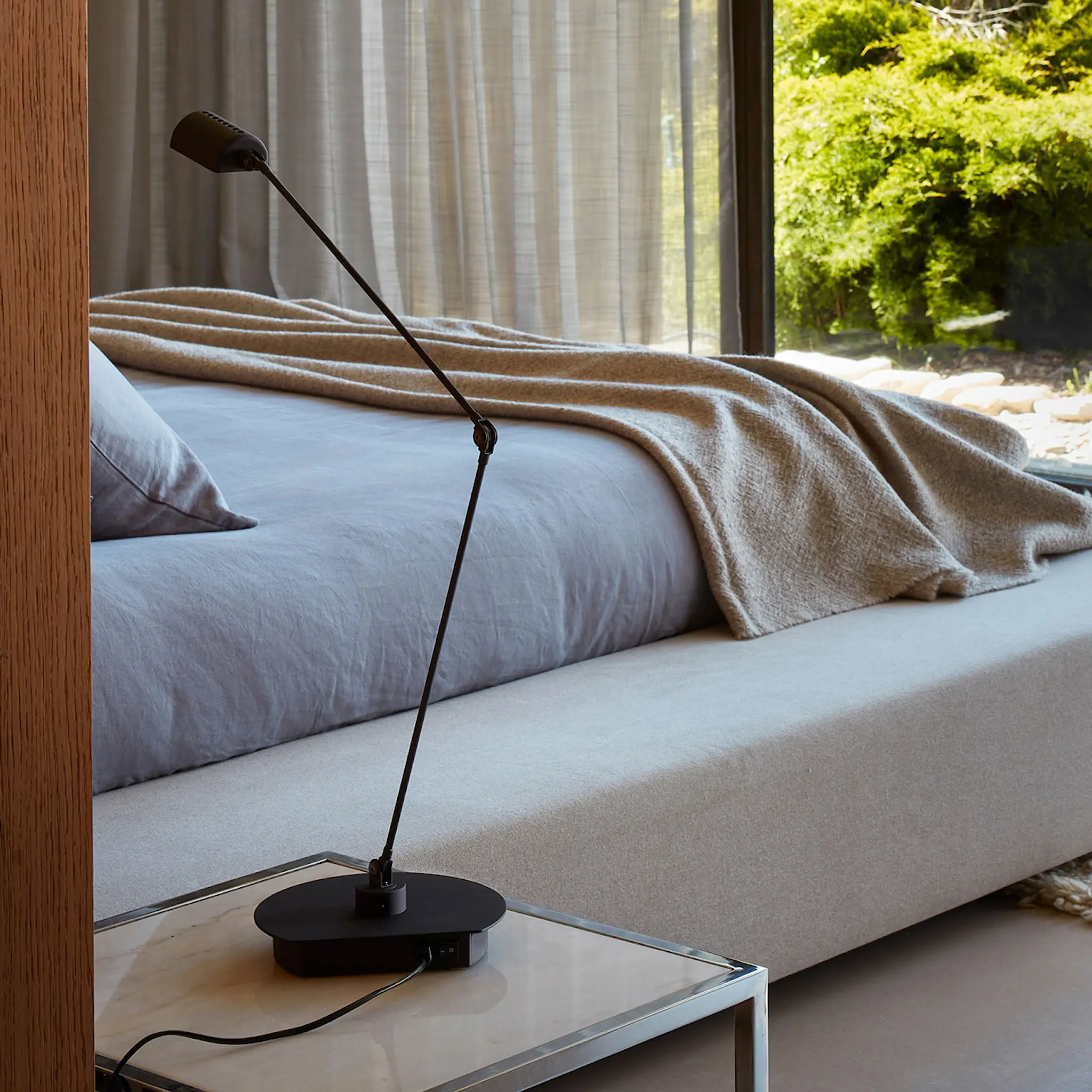 Daphine Cloe LED bordlampe
