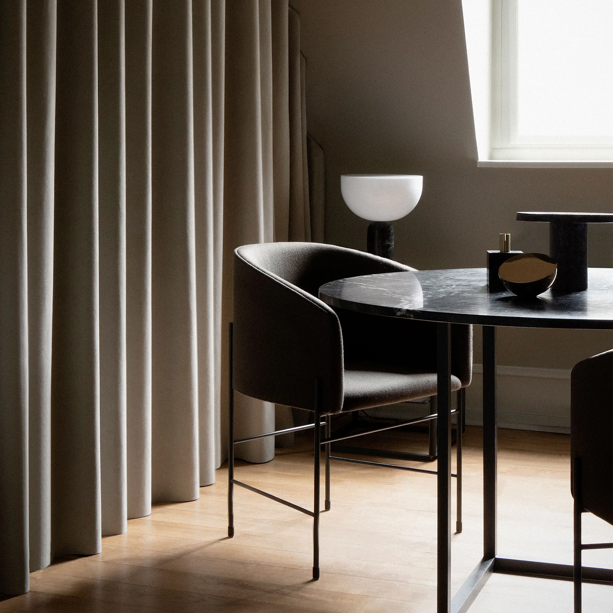 Florence Dining Table - Ø145