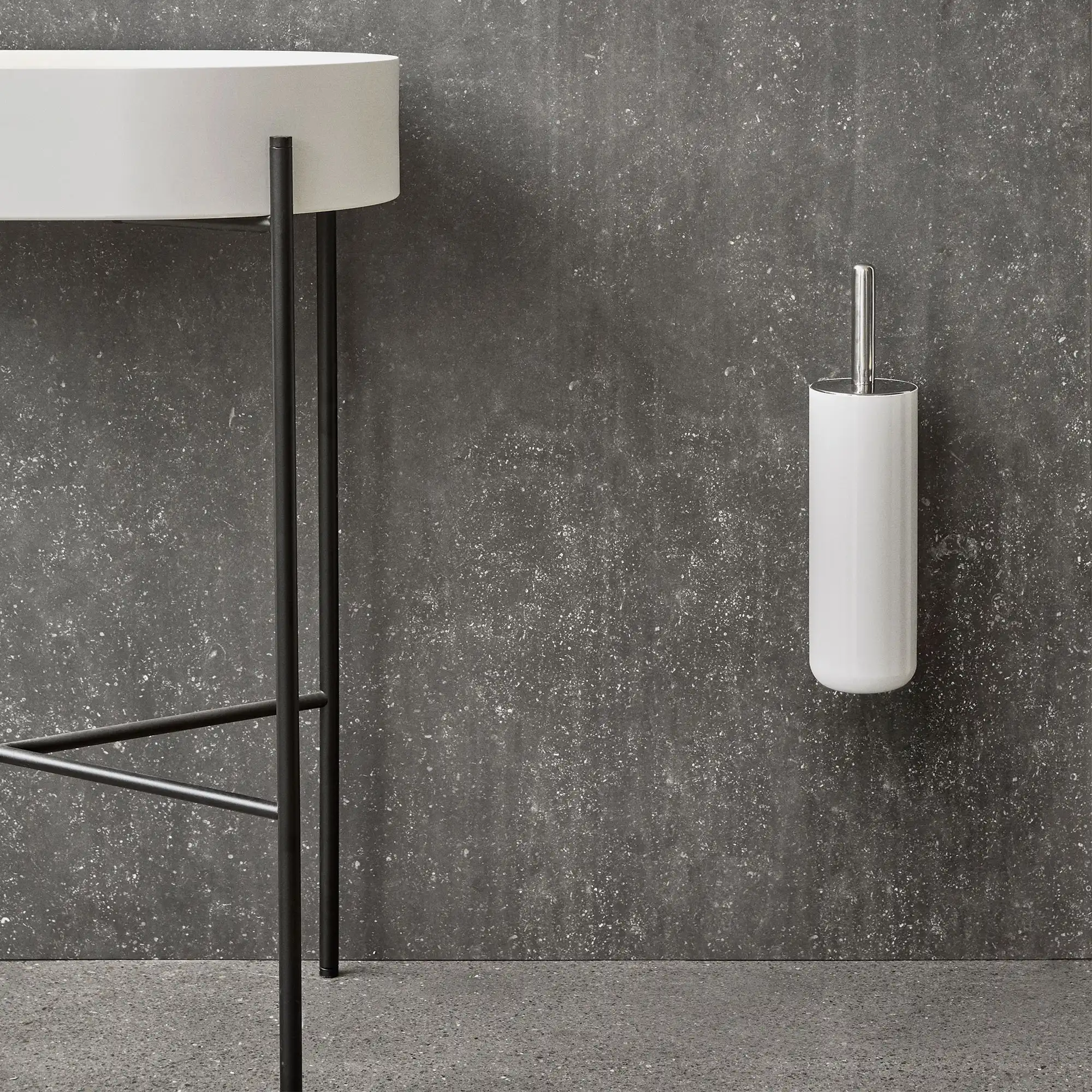 Norm Architects veggmontert toalettbørste