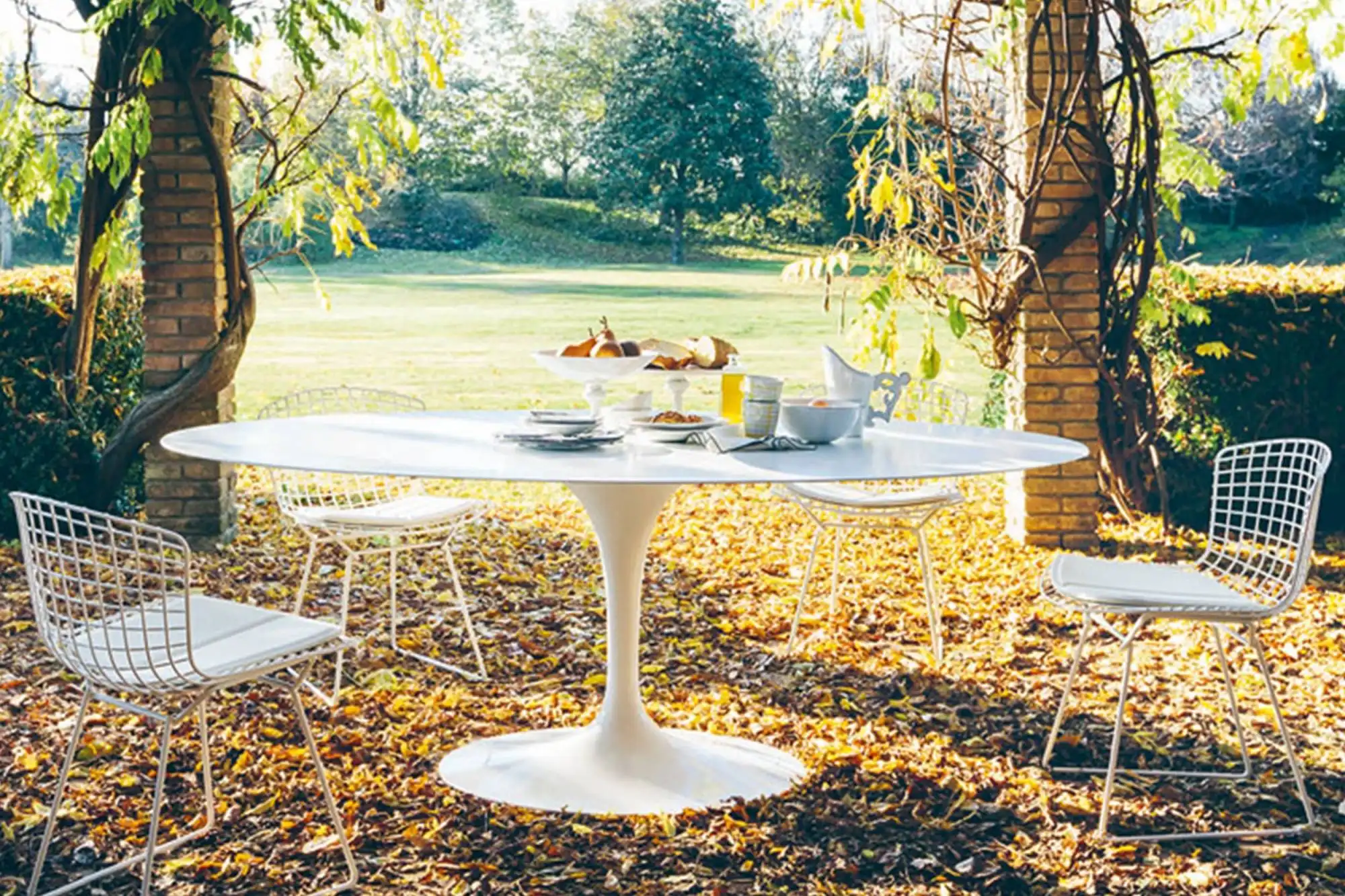 Saarinen Oval Table For Outdoor