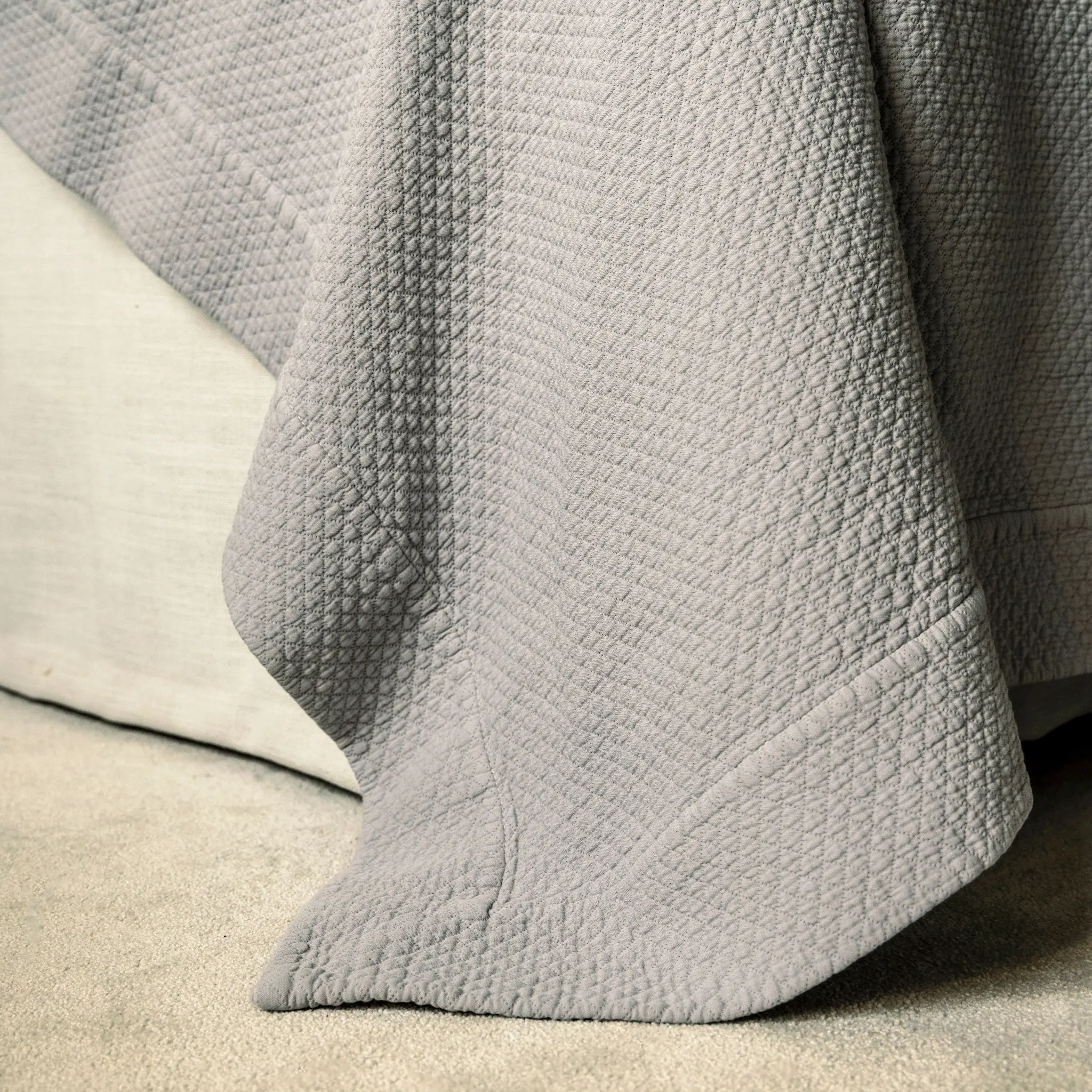 Ameno Grey sengeteppe