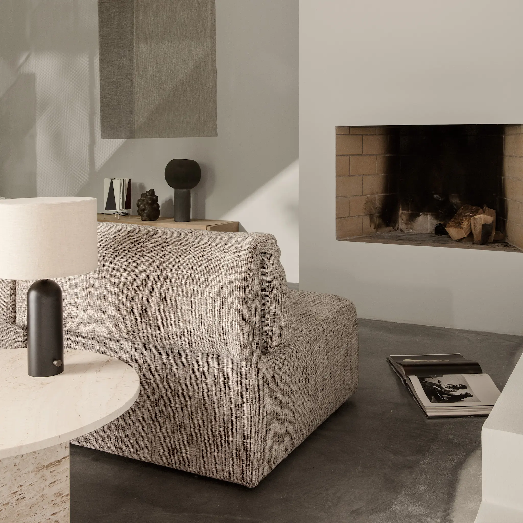 Gravity bordlampe liten svart marmor