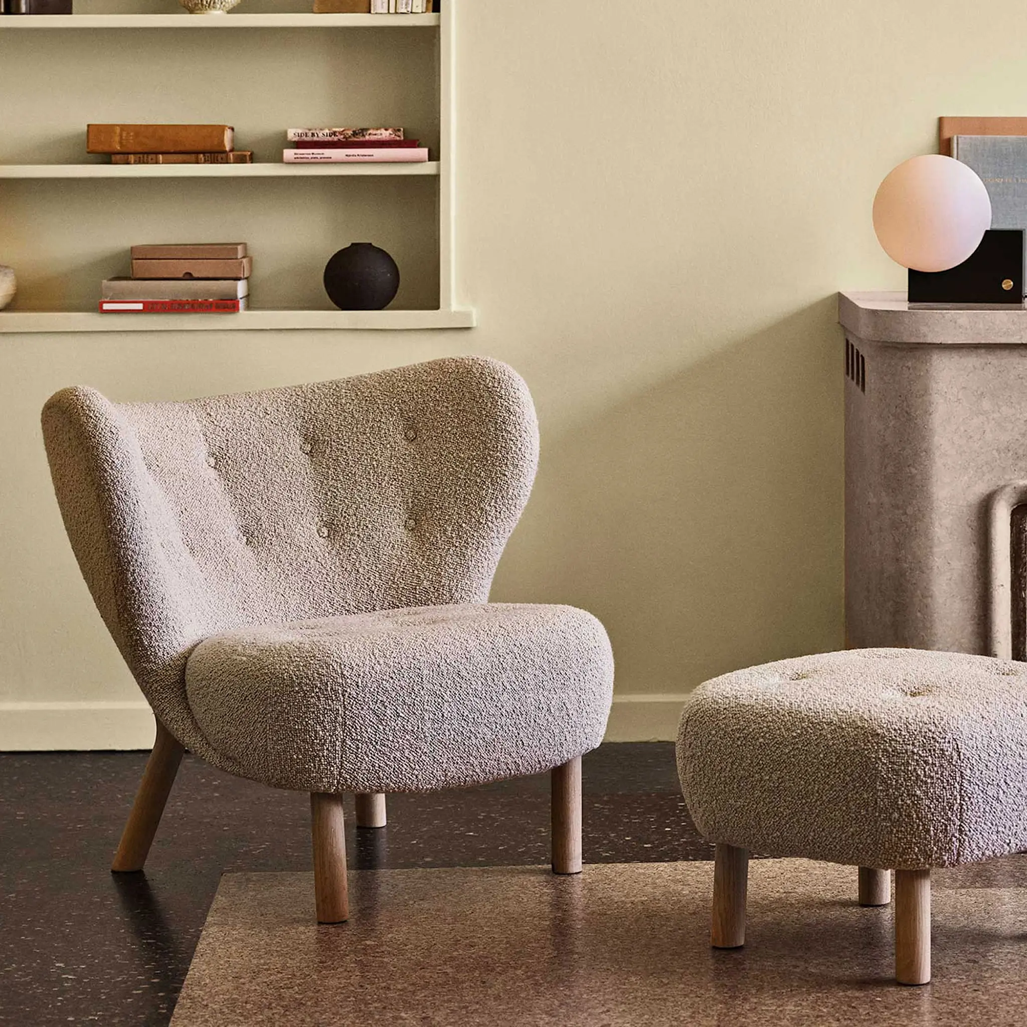Little Petra Pouf - Sheepskin Moonlight 17mm/Oak