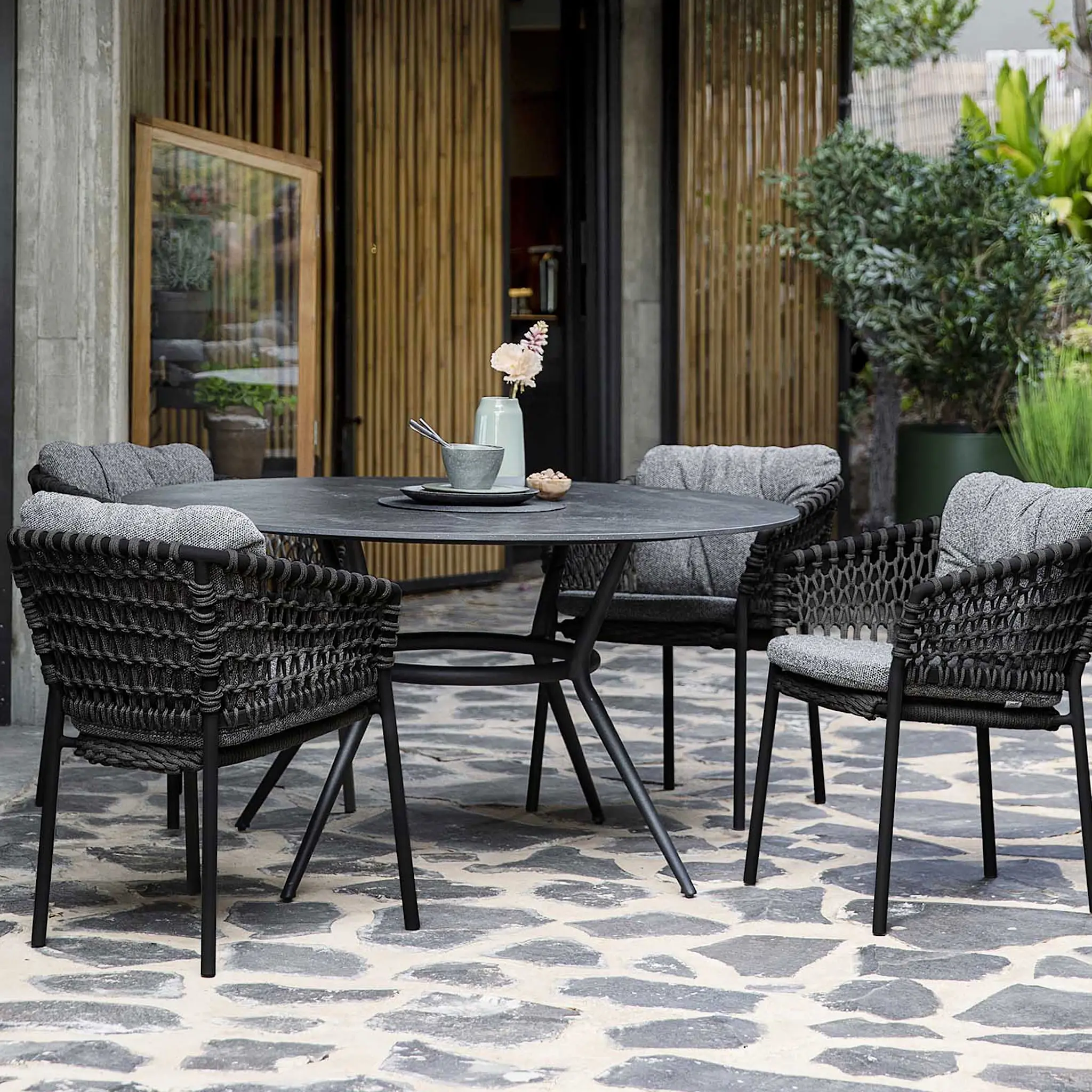 Joy Round Table 144 cm