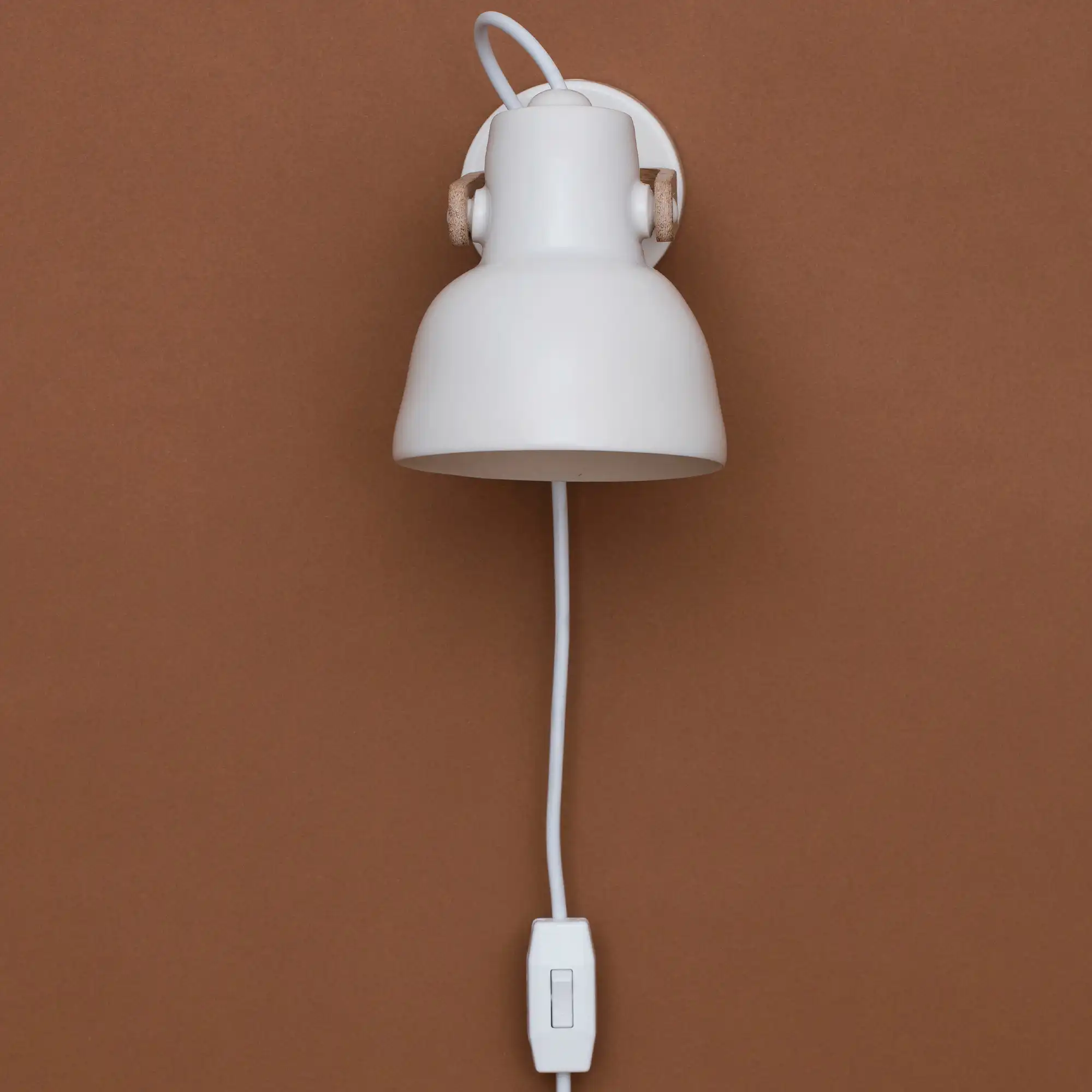 16Plus Wall Lamp