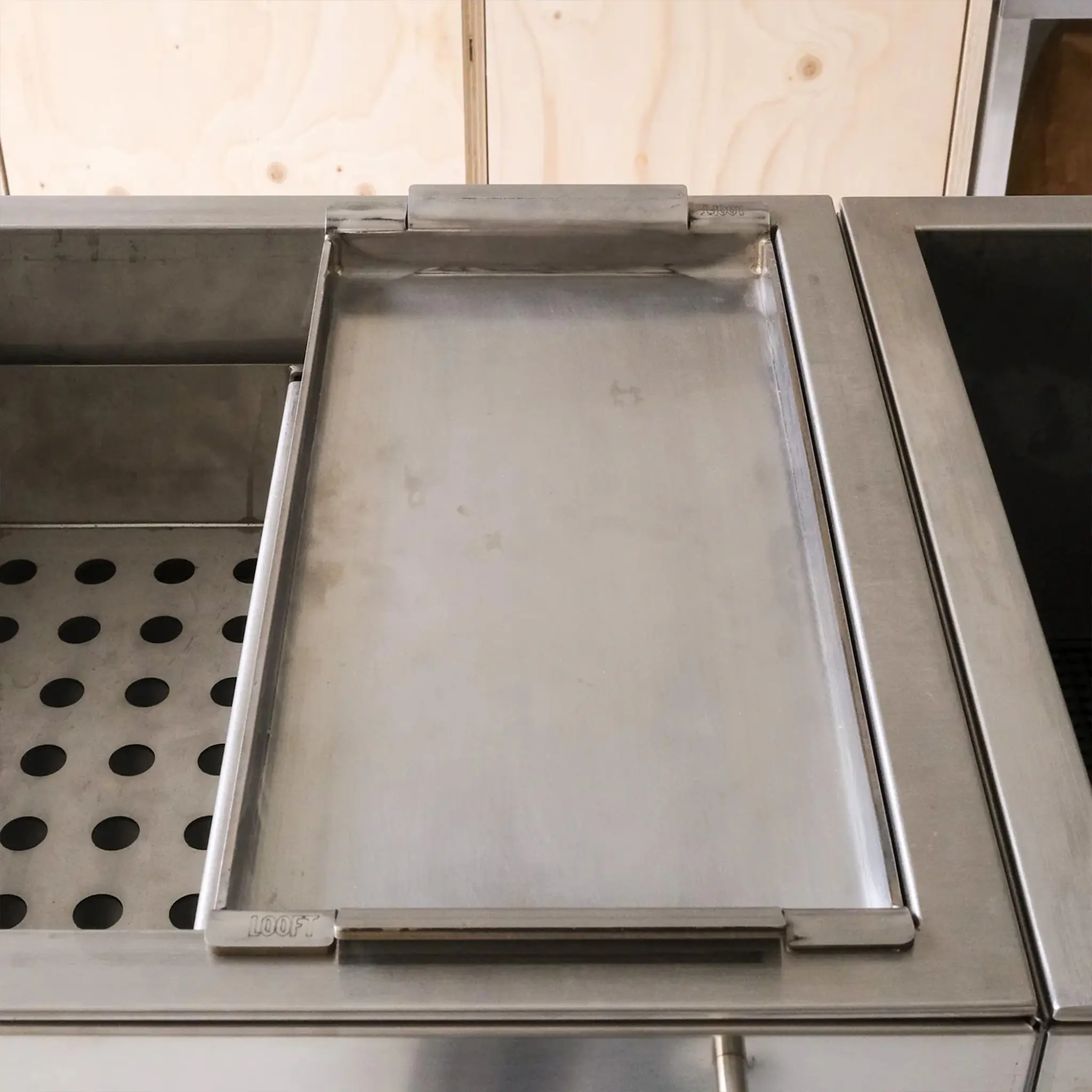 Stekhäll, Stainless Steel