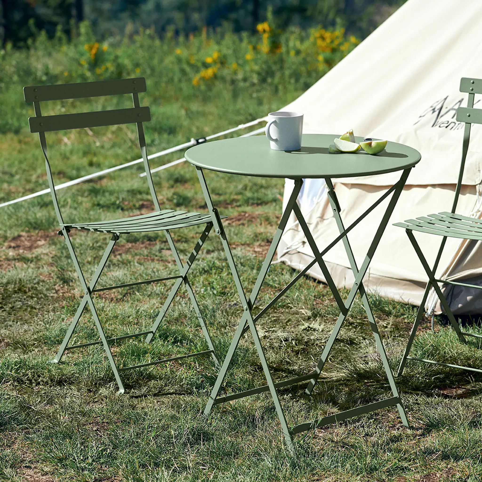 Bistro spisegruppe Ø60cm & 2 tre stoler