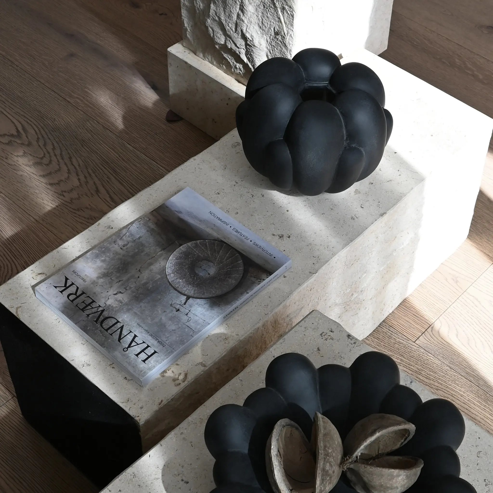 Bloom Vase, Petit - Dark Grey