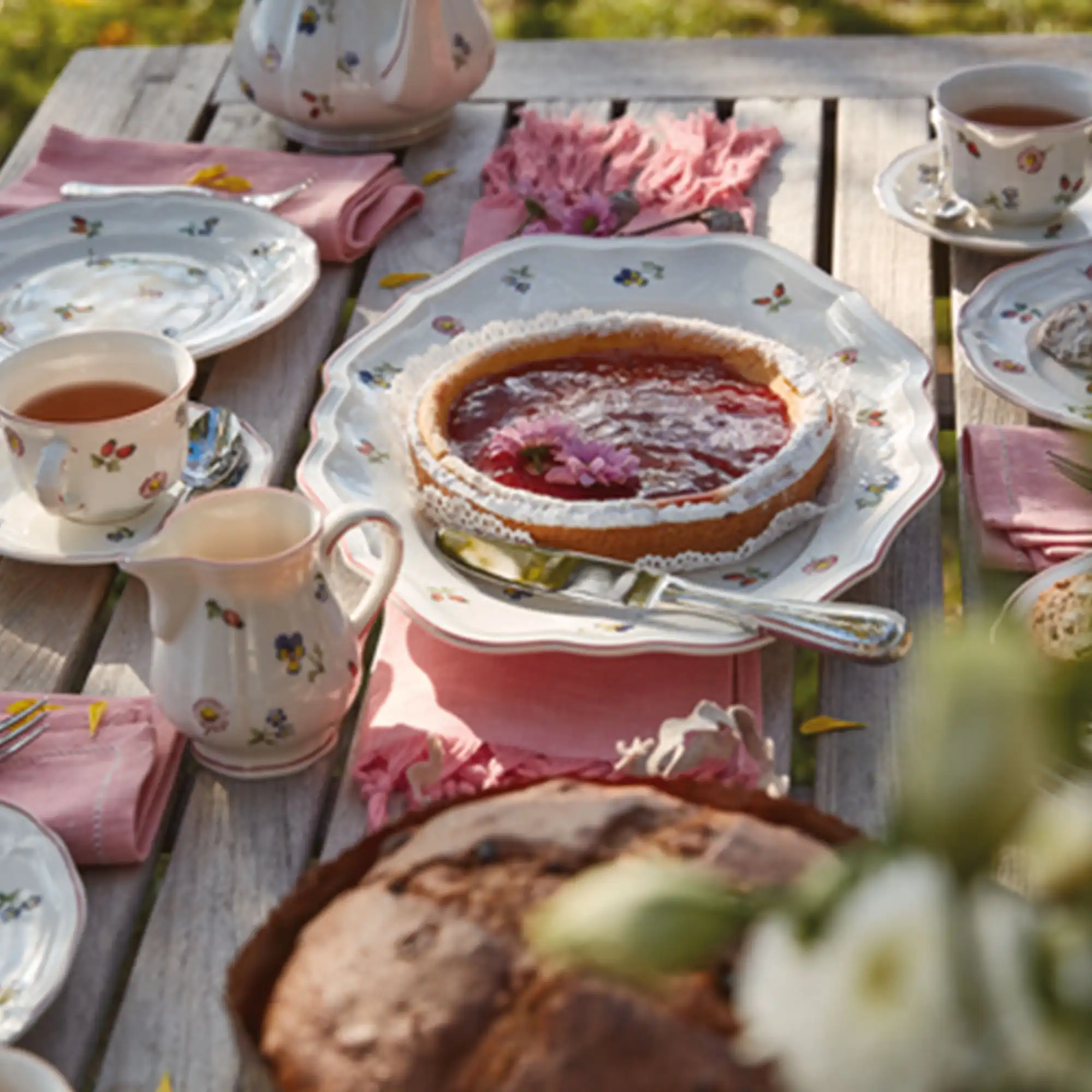 Petite Fleur Oval Plate 37 cm