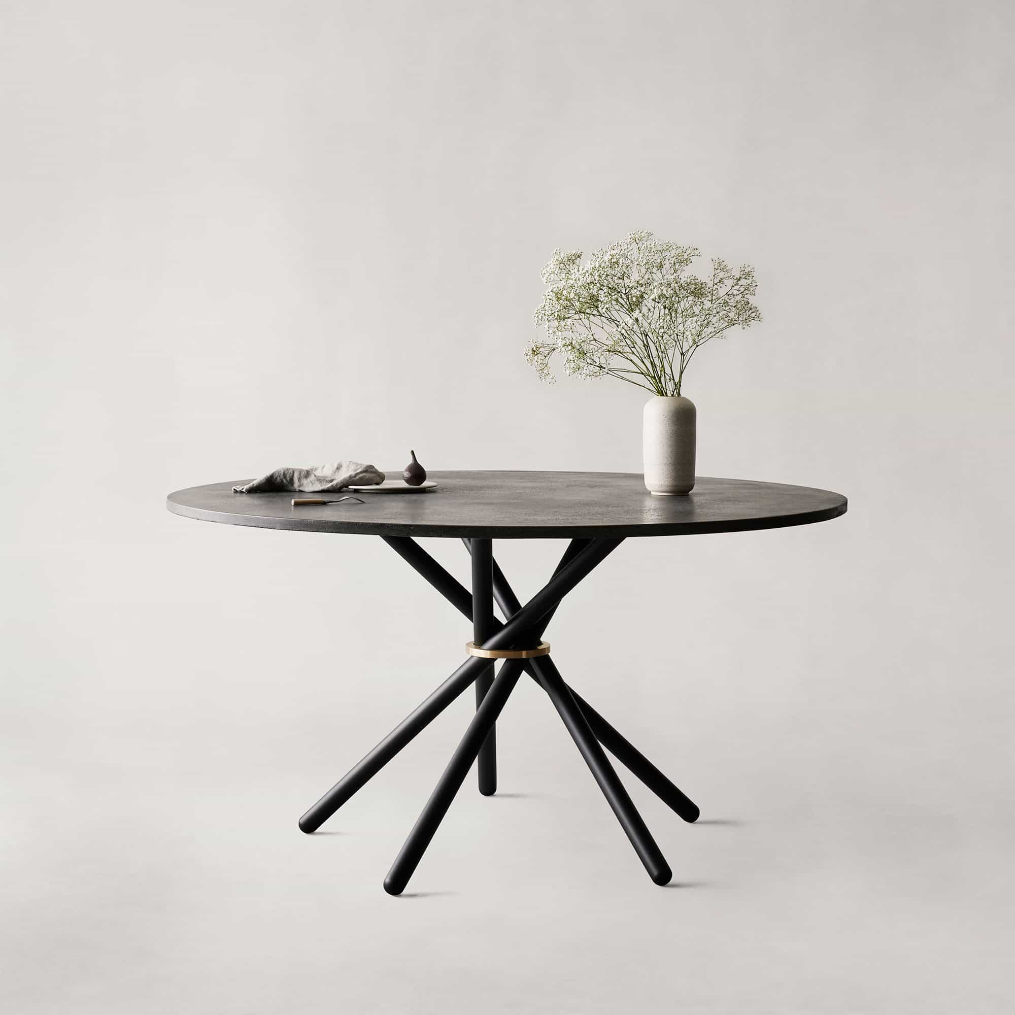 Hector 140 - Dining Table, Linoleum Conifer / Dark Oak / Brass 