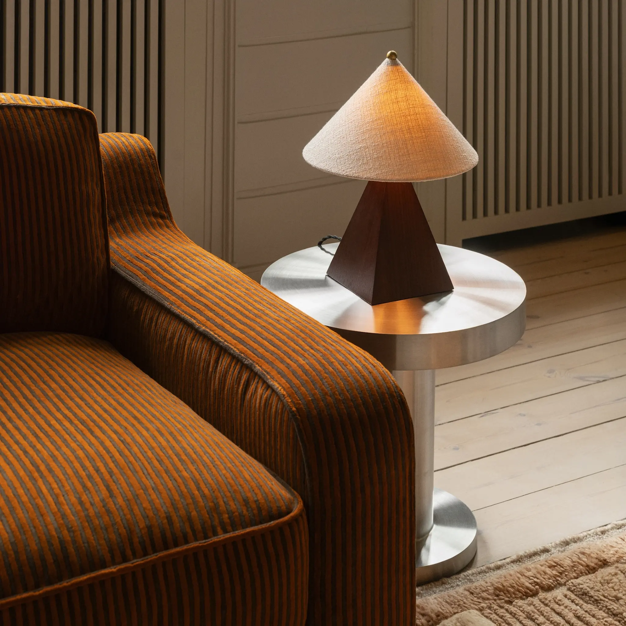 Pyramid bordlampe liten