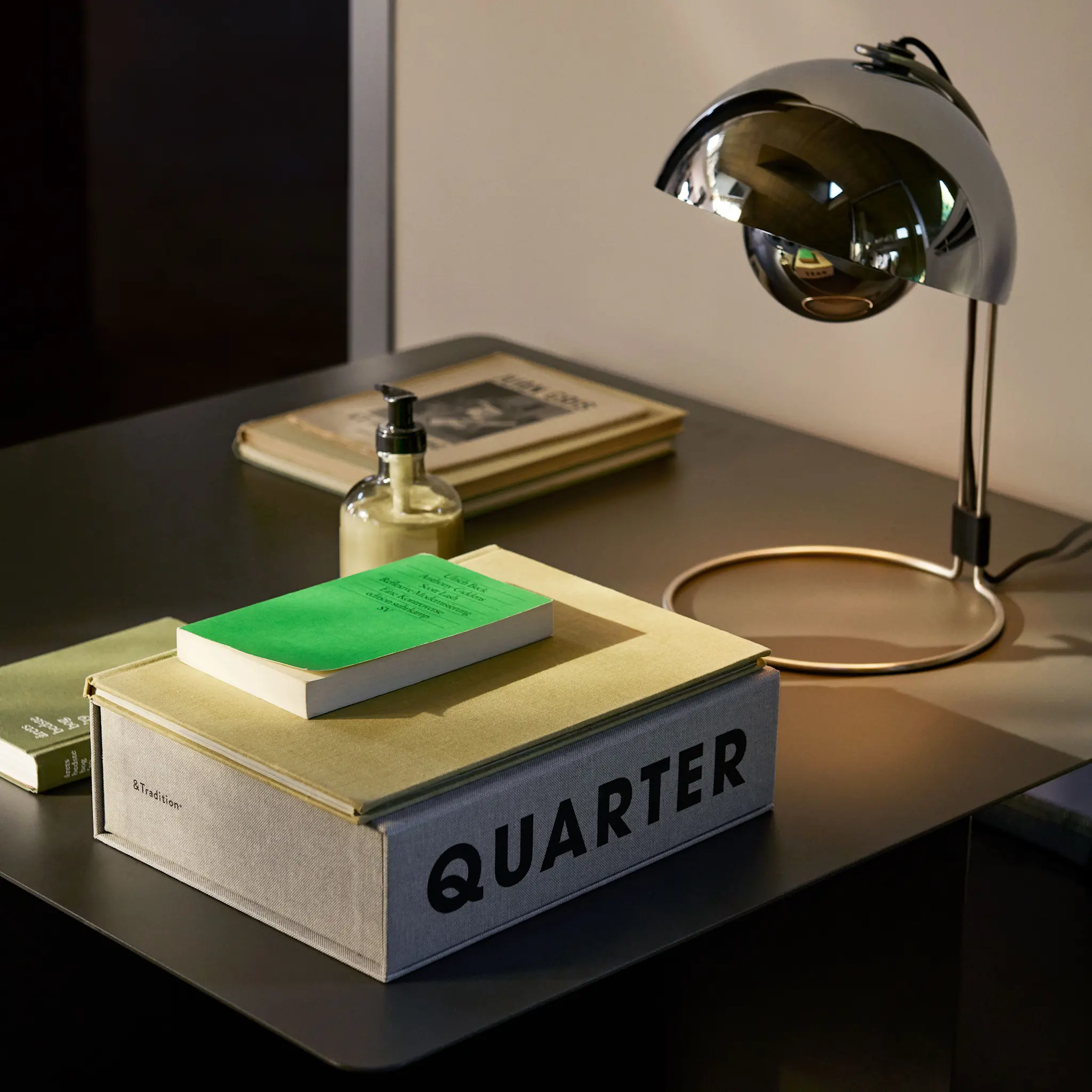 Flowerpot VP4 Desk Lamp