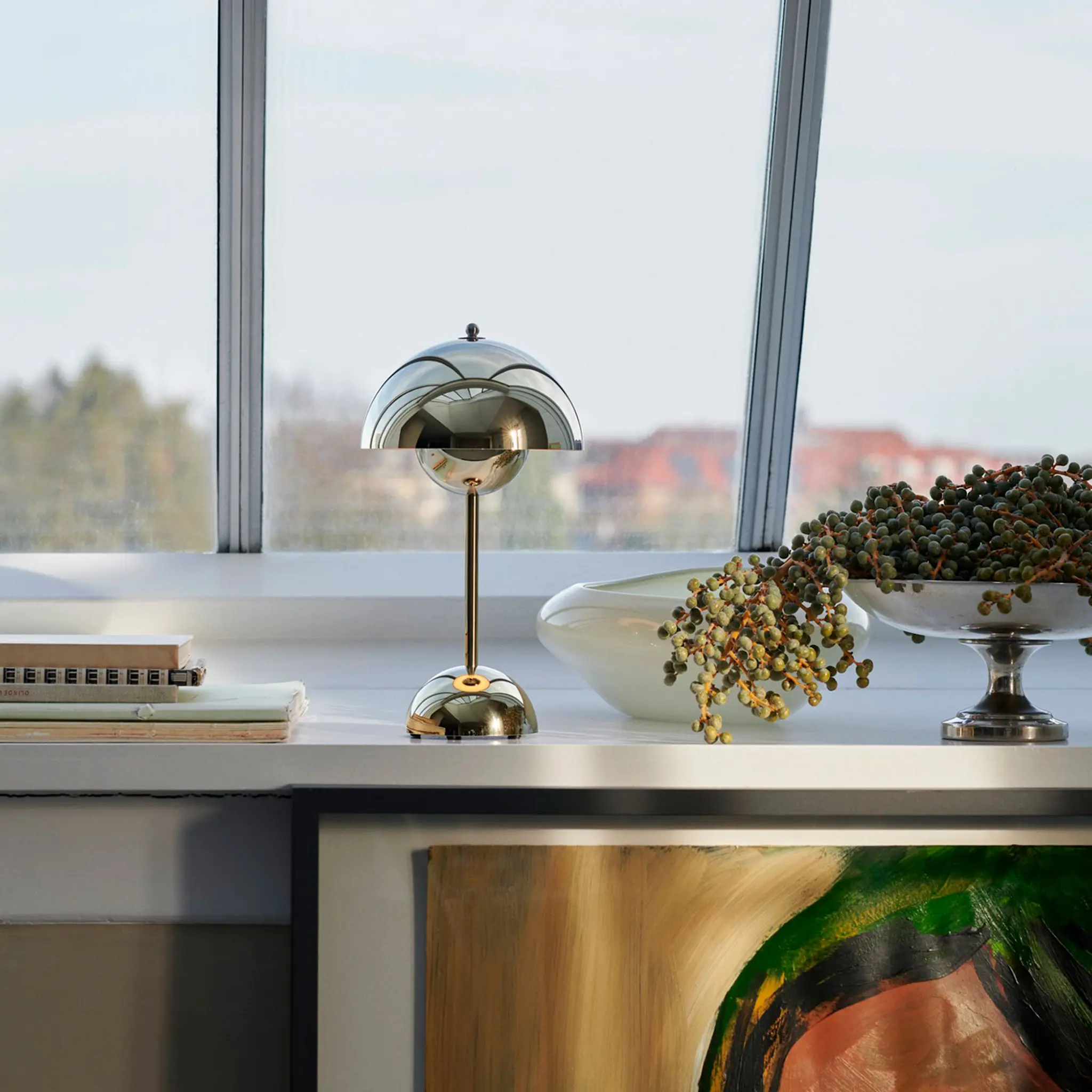 Flowerpot VP9 Portable Table Lamp