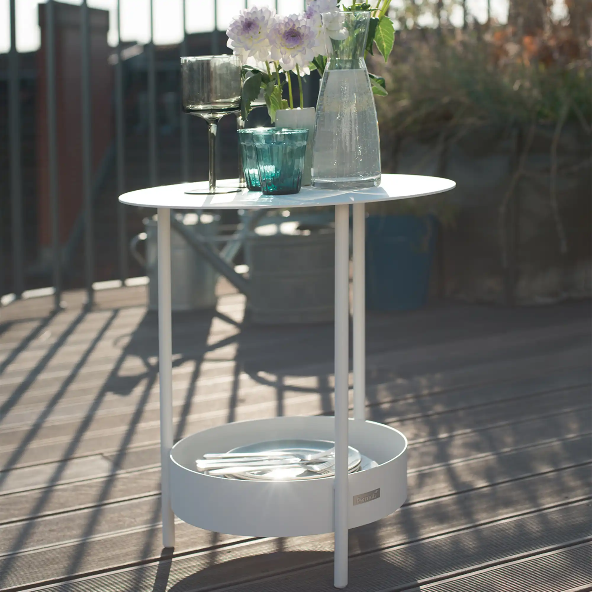 Salsa Pedestal Table, Cedar Green