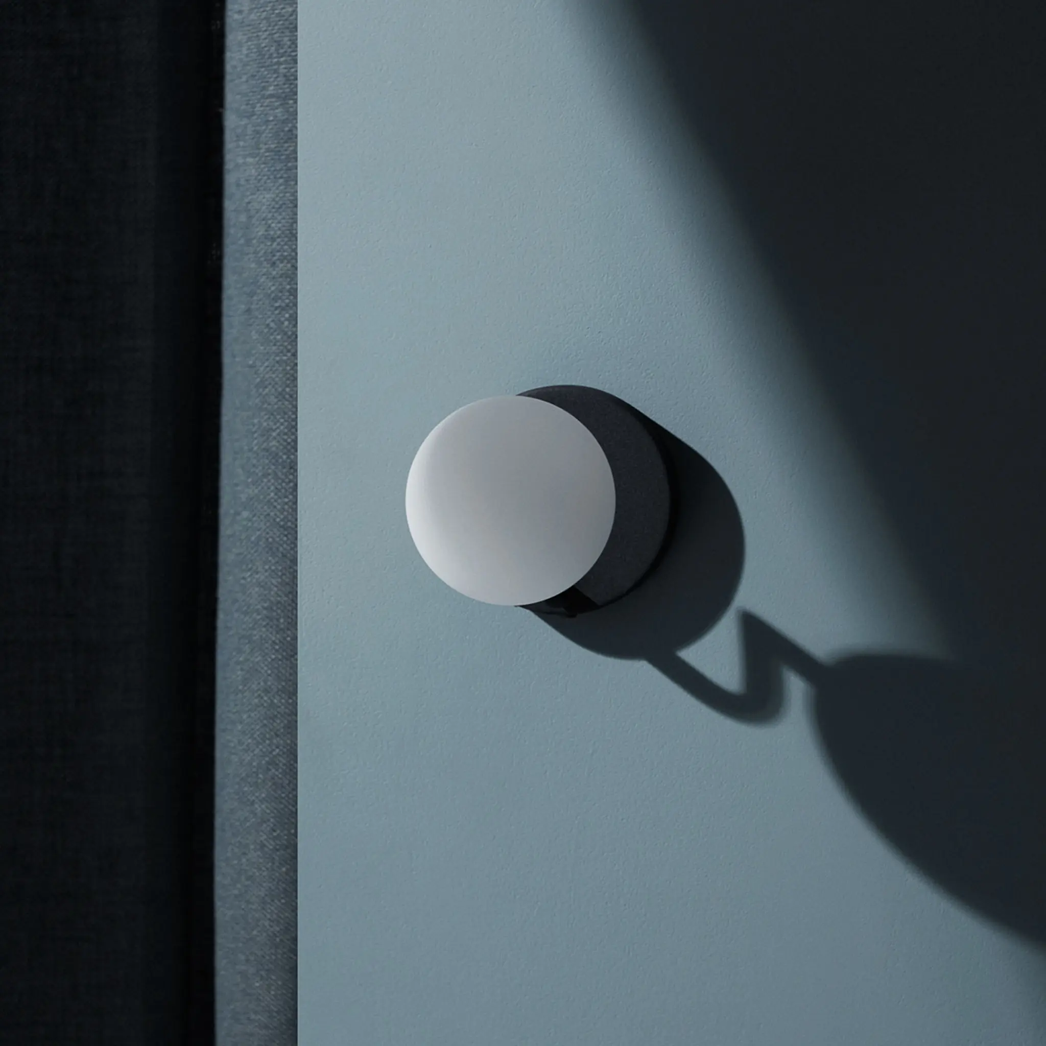 Mobil 12 Vegglampe fast