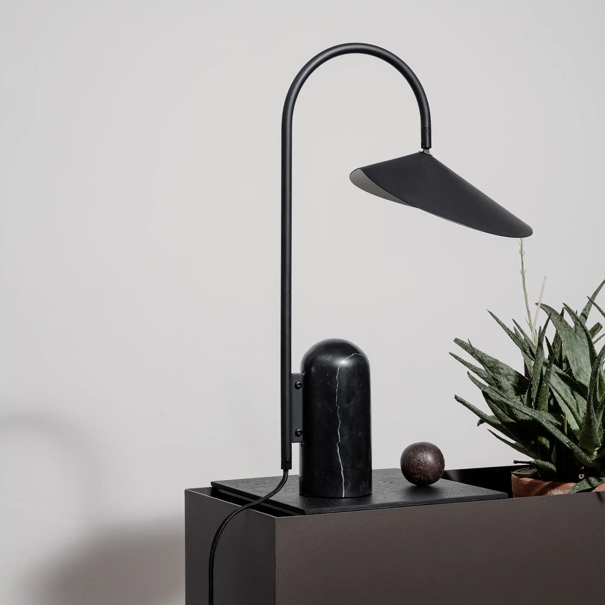 Arum Table Lamp