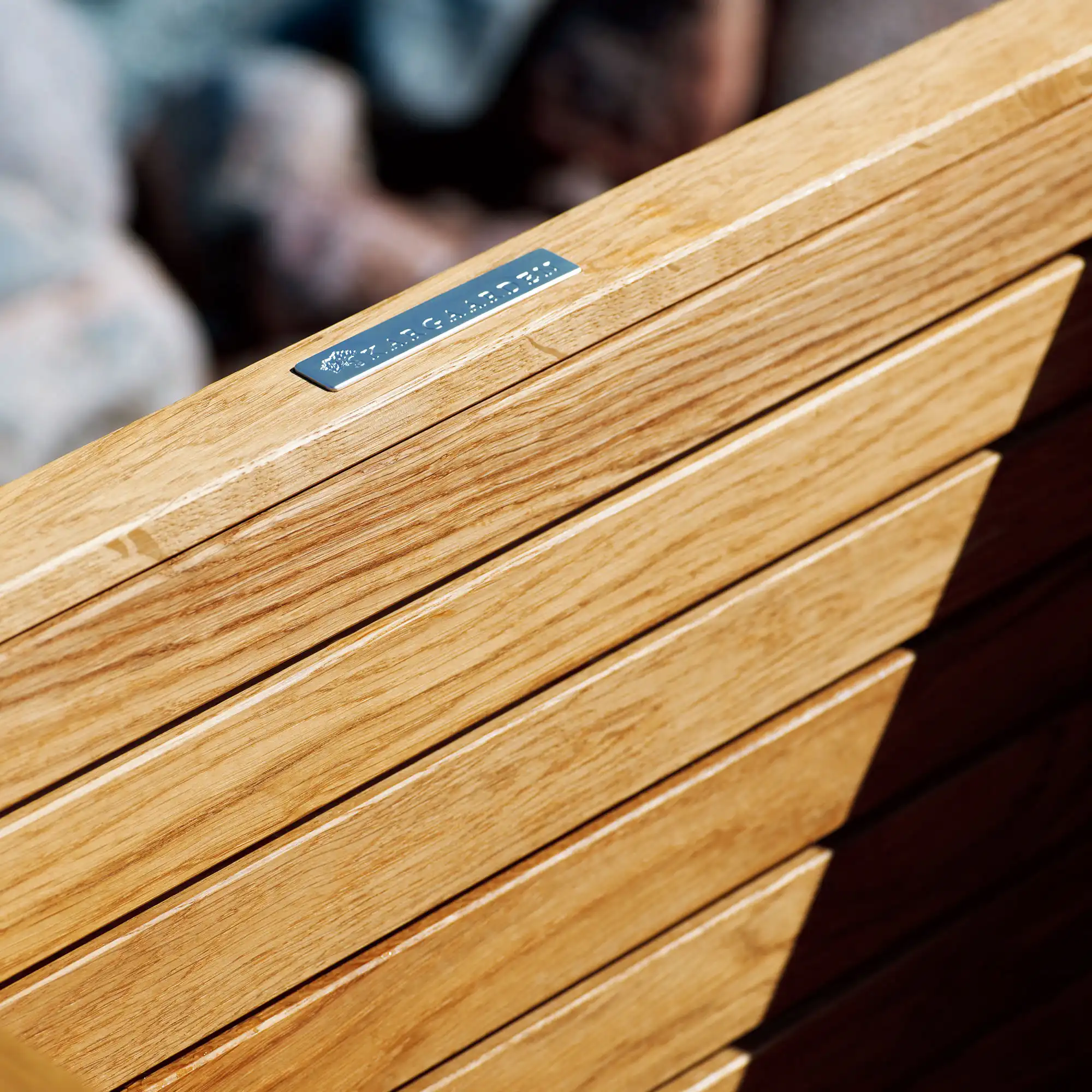 Häringe Table Medium - Teak/Børstet Rustfritt Stål