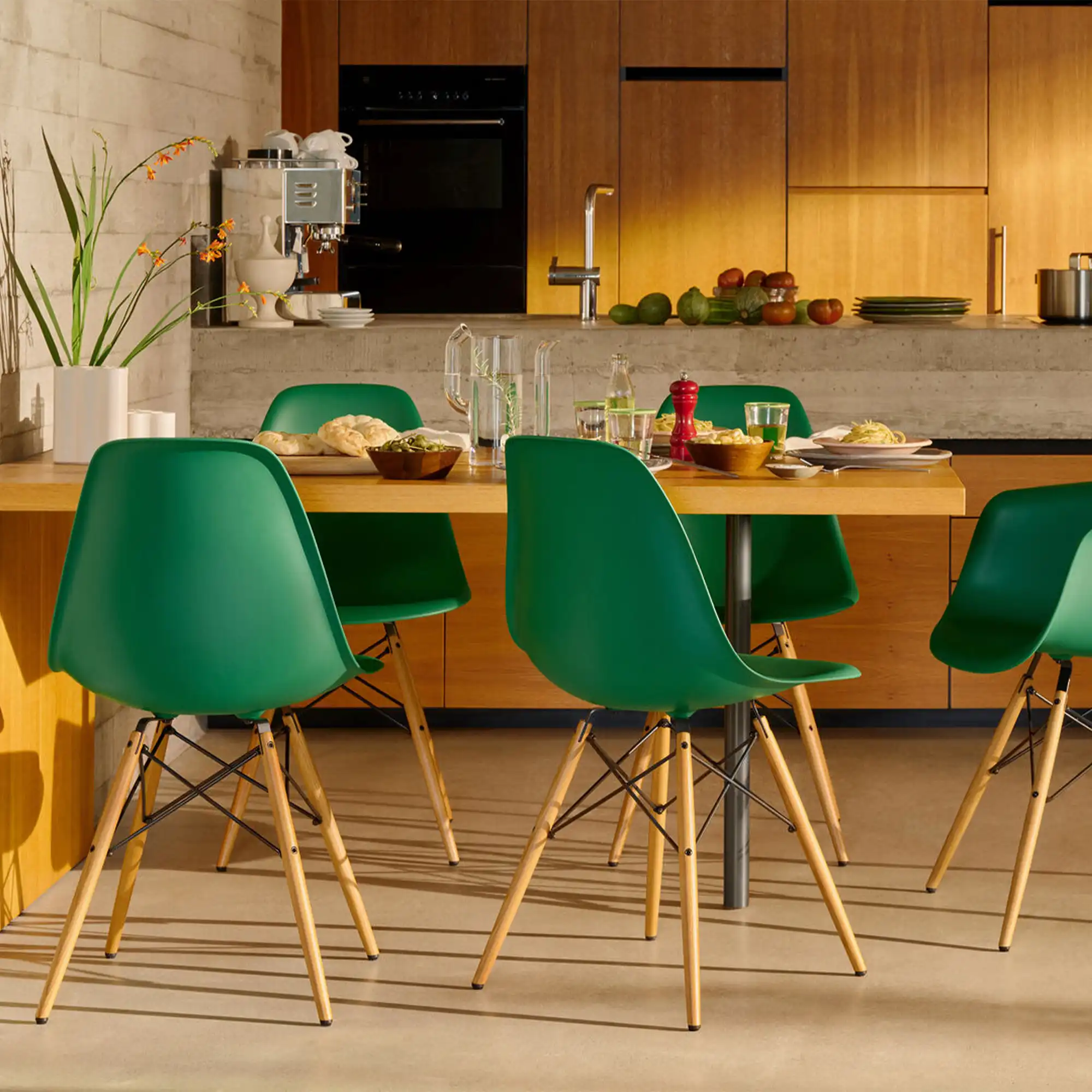 Eames RE Plastic Chair DSW stol Ash Honey Tone