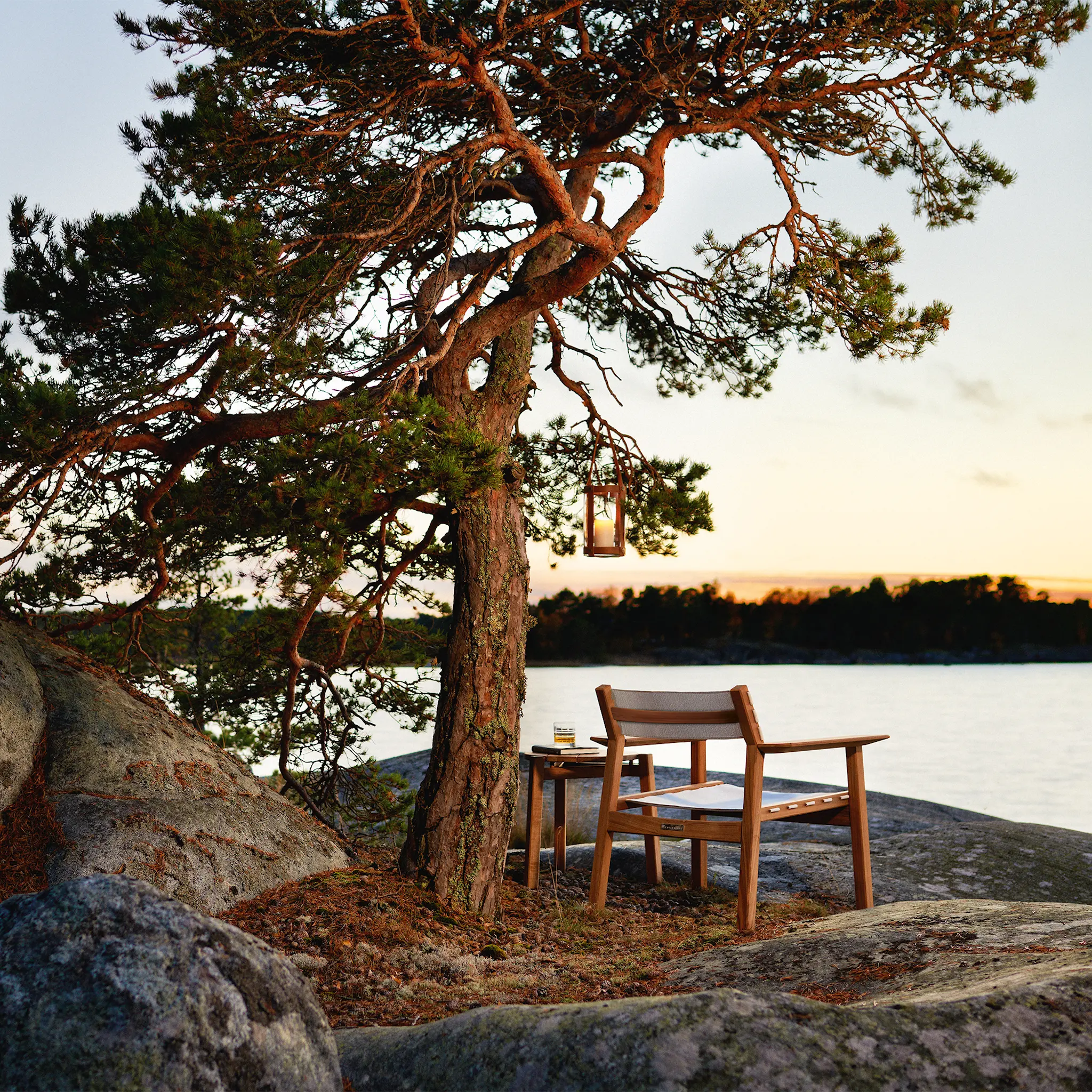 Djurö Loungebord