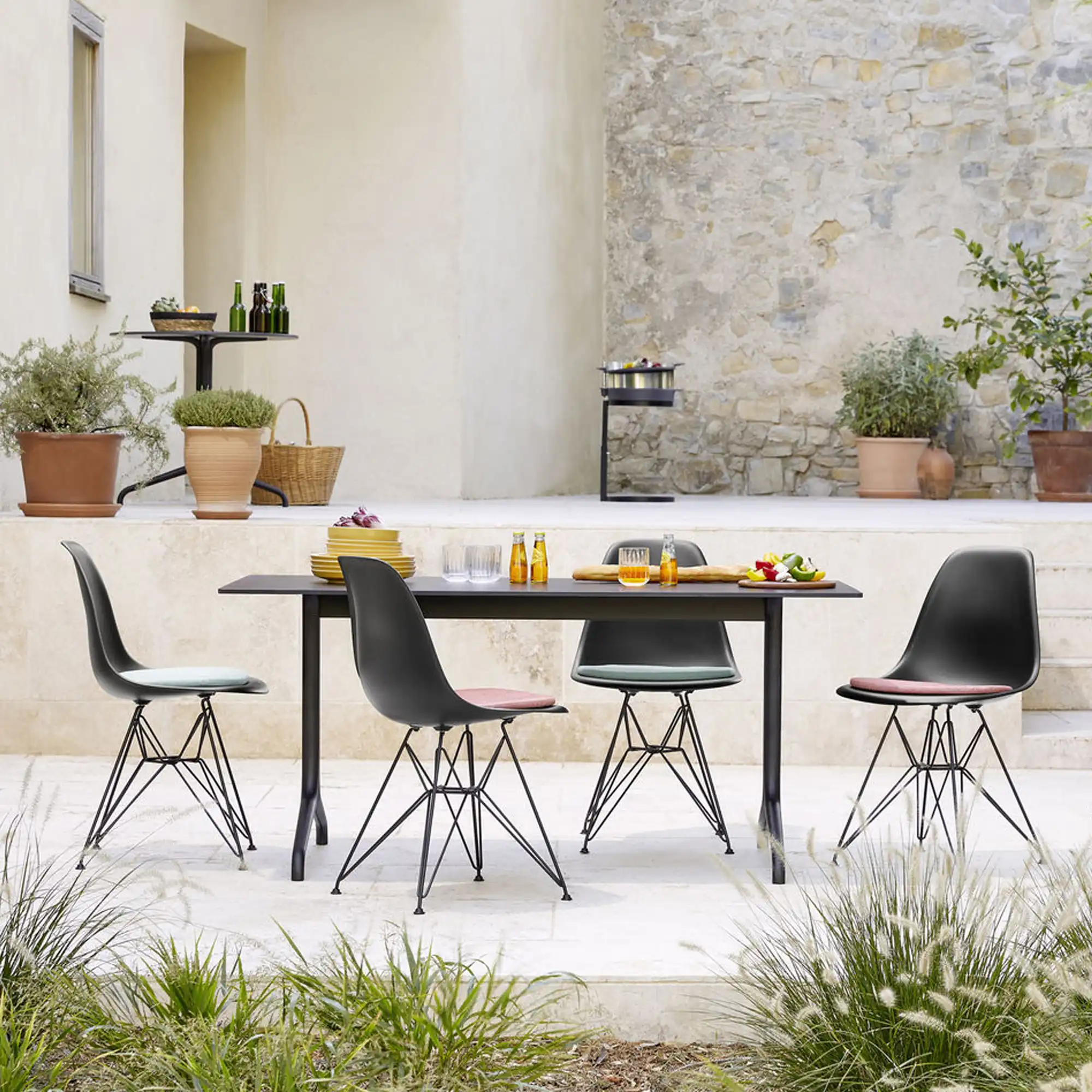 Eames Plastic Chair DSR 11 Pebble Basic Dark Base