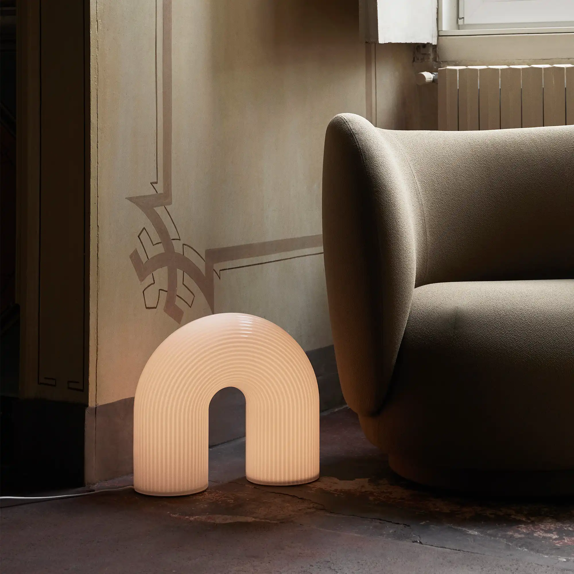 Vuelta Floor Lamp