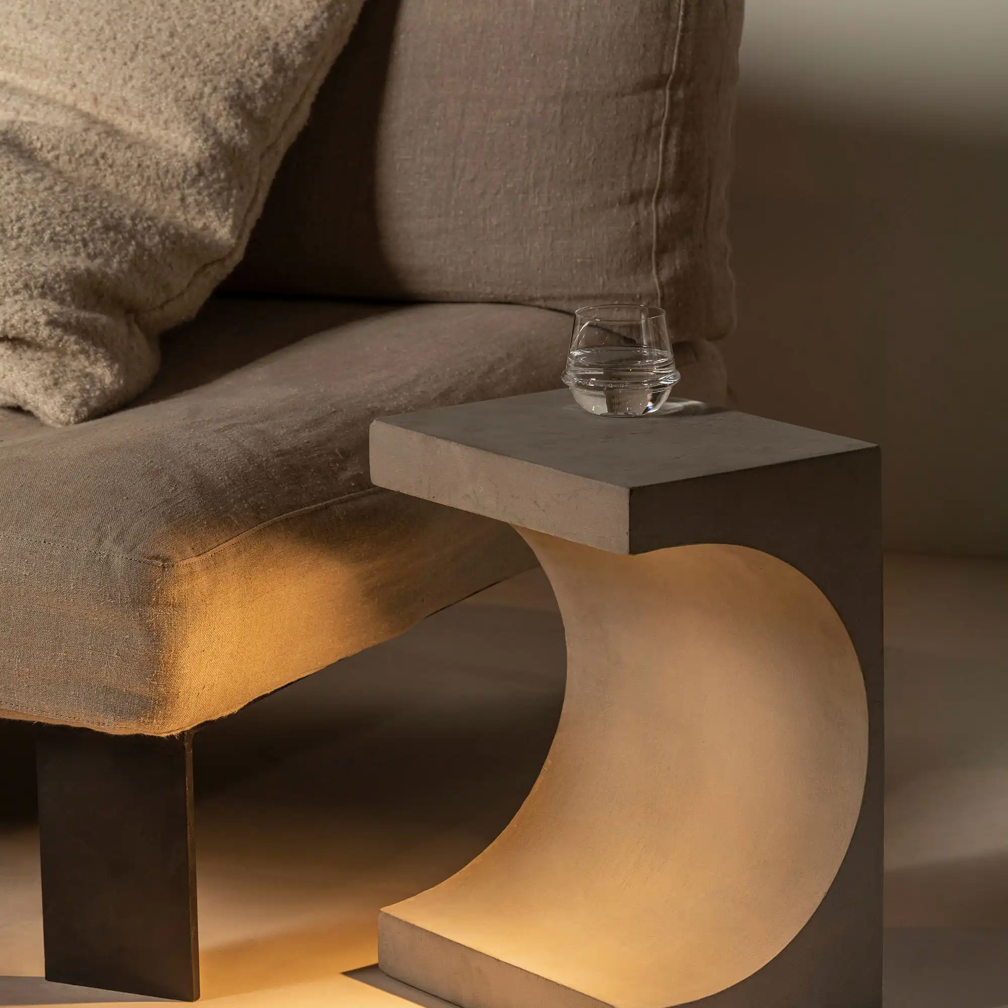 Concrete Tangent Side Table Lamp