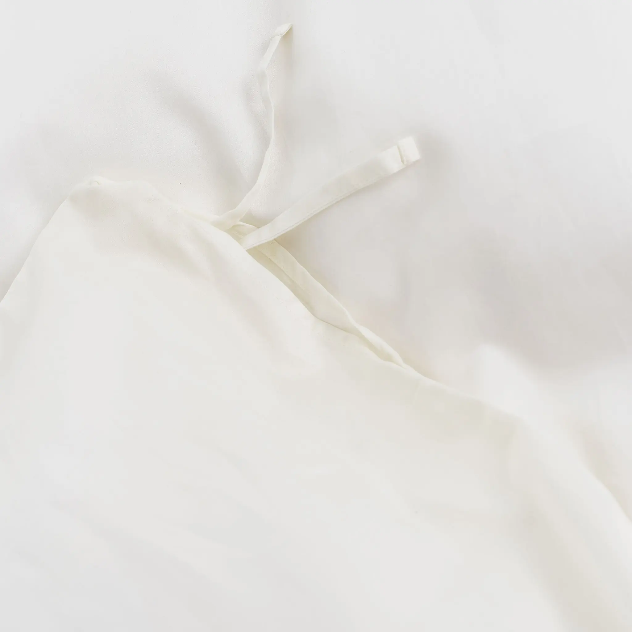 Sateen Solid Cloud White dynetrekk
