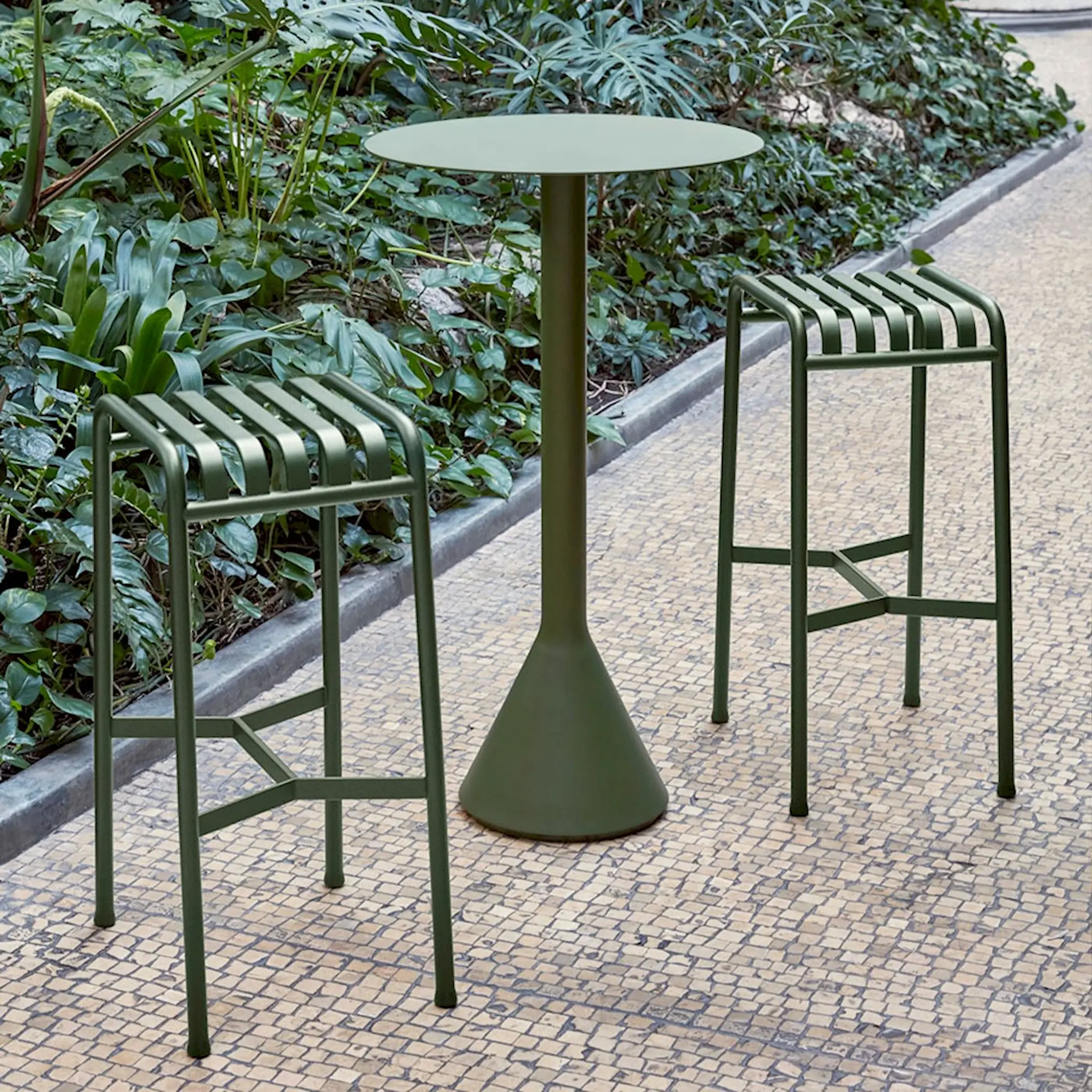 Palissade cone barbord & 2 baarituolit