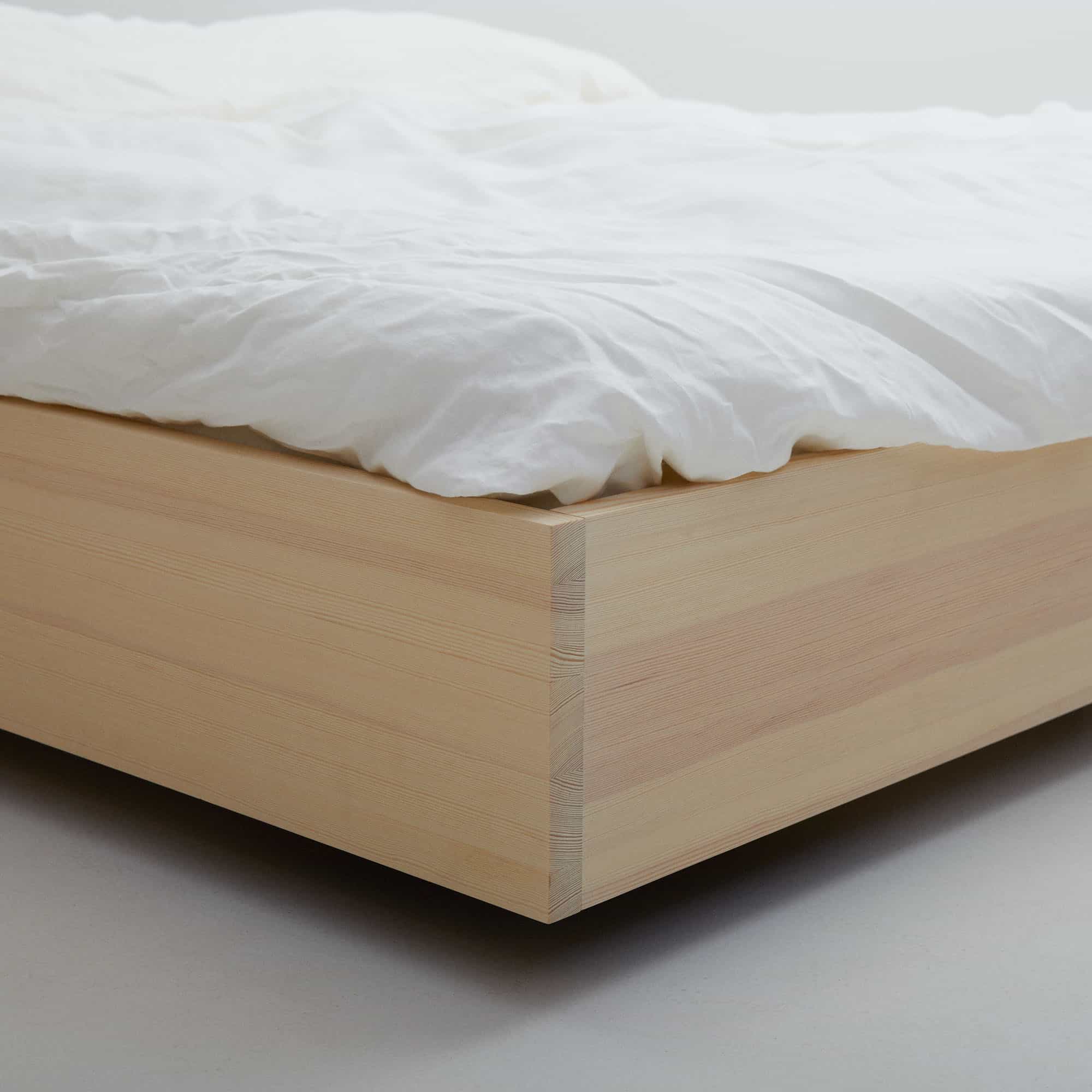 The Floating Bed V2 Natural White & Bed Slats