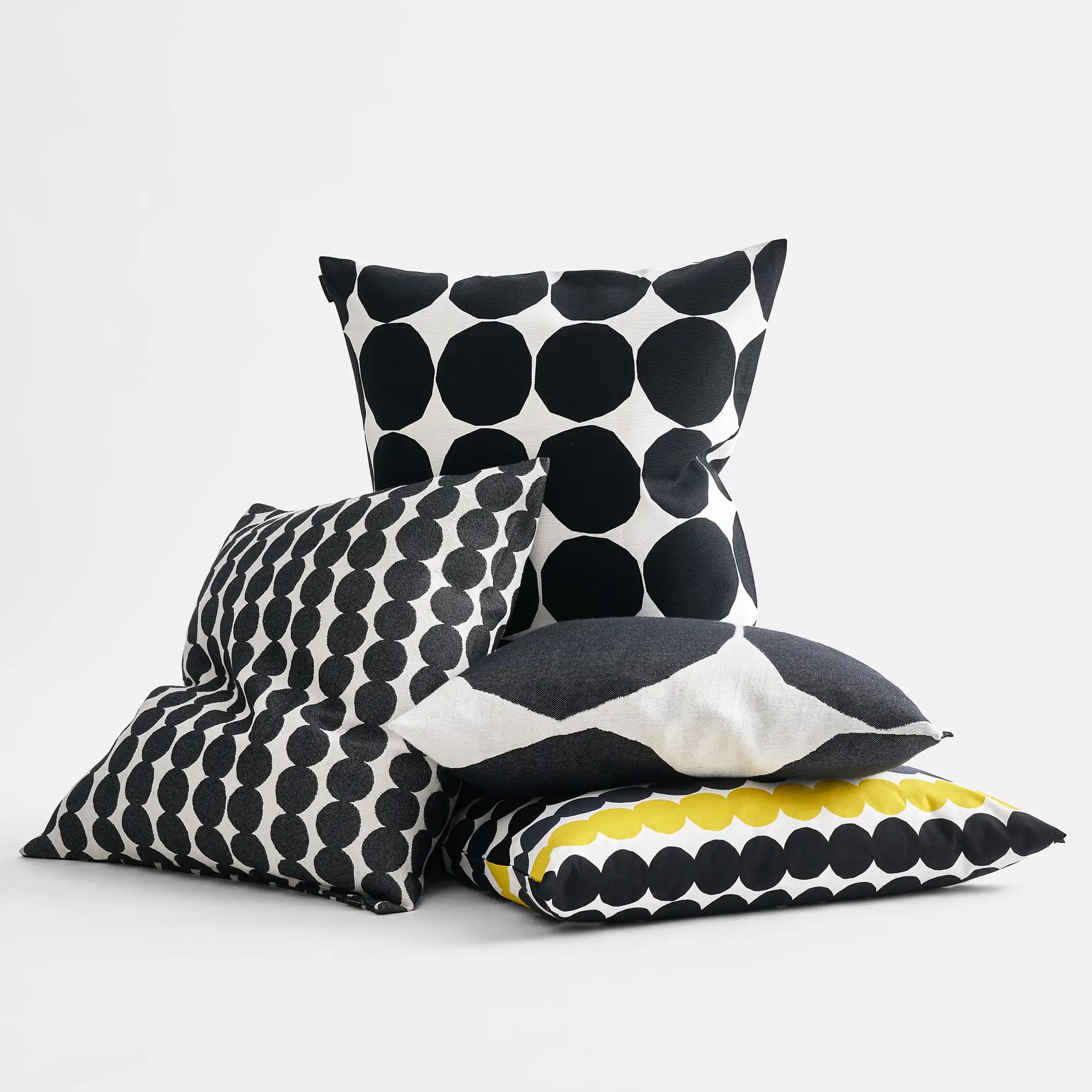 Kivet Cushion Cover 50X50 Off White, Black