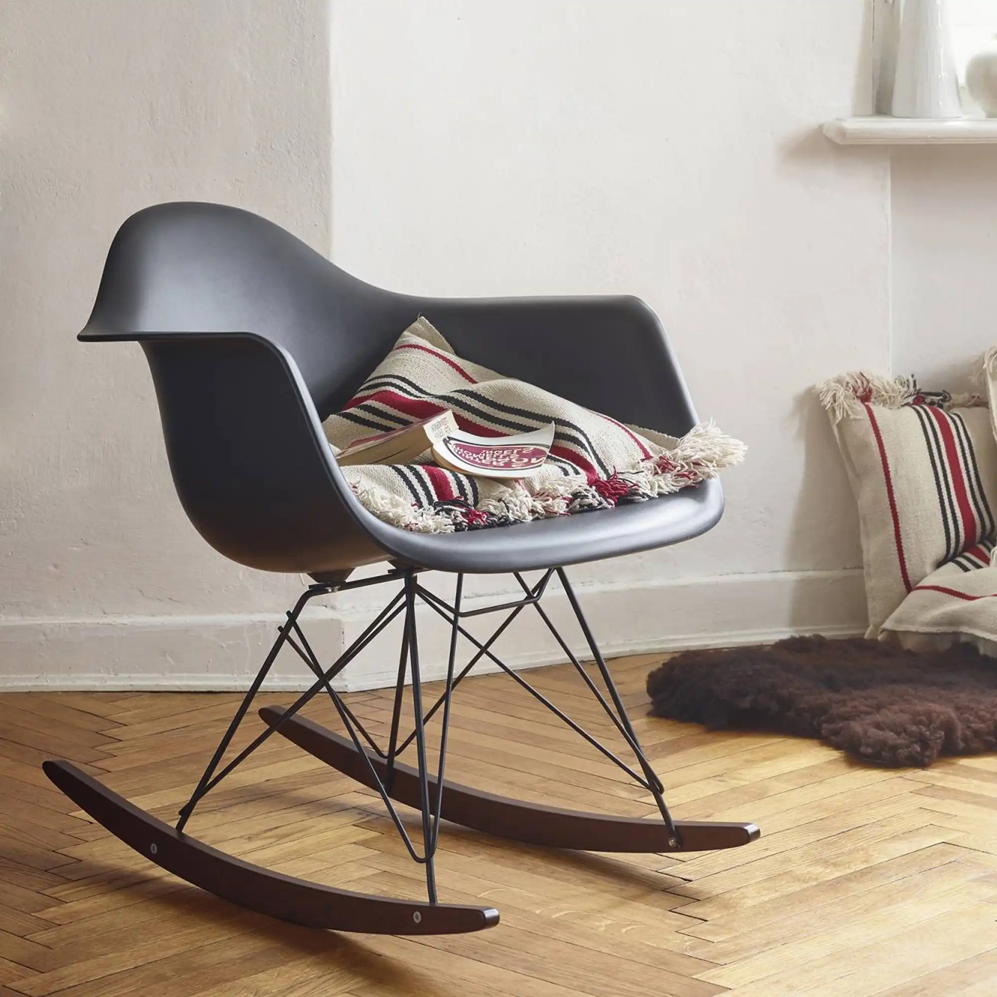Eames Plastic Armchair RAR - 03 Poppy Red - Basic Dark Base - Dark Maple