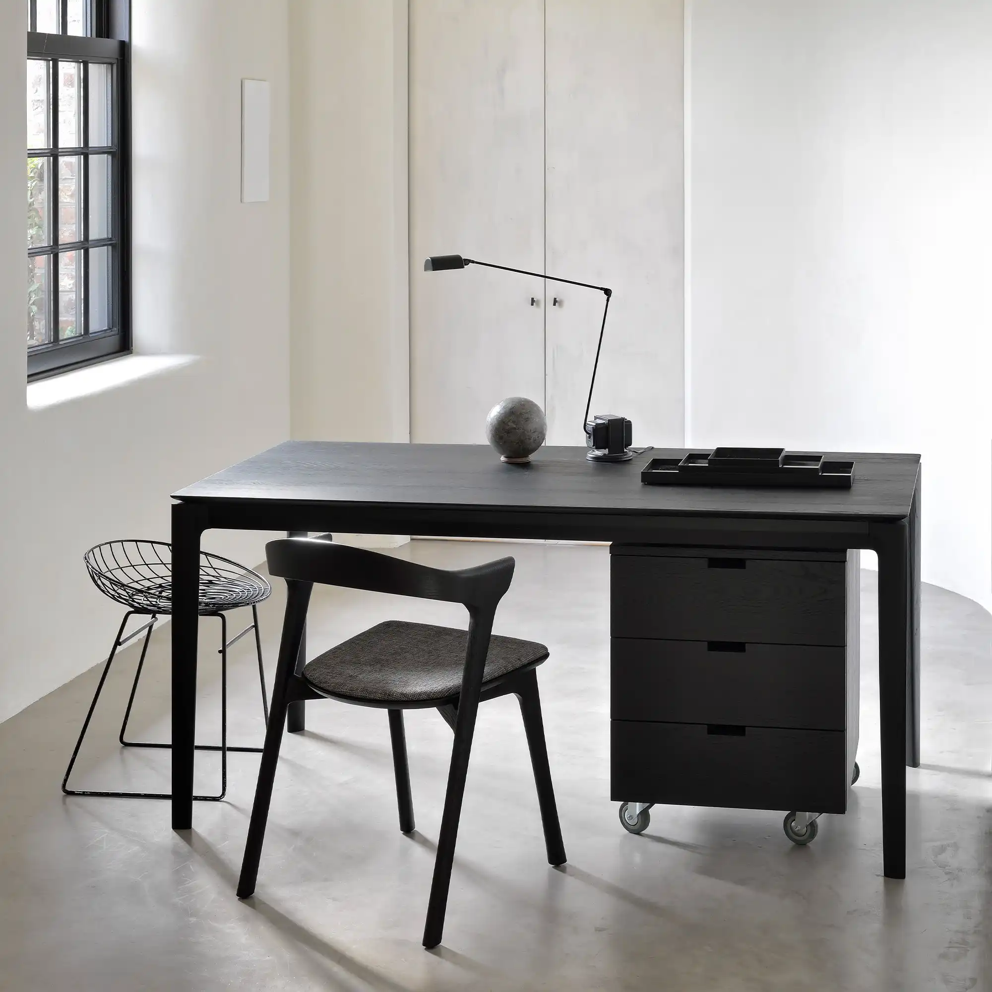 Bok Desk - Varnished Oak - Rectangular - With Cable Management