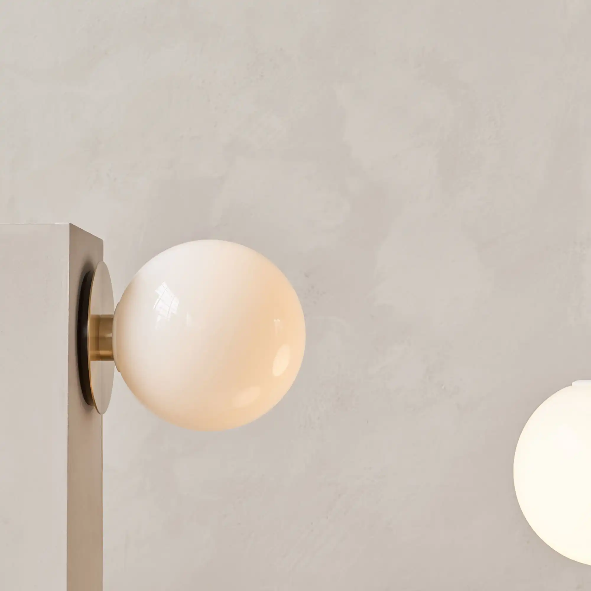 TR Bulb Ceiling/Wall Lamp