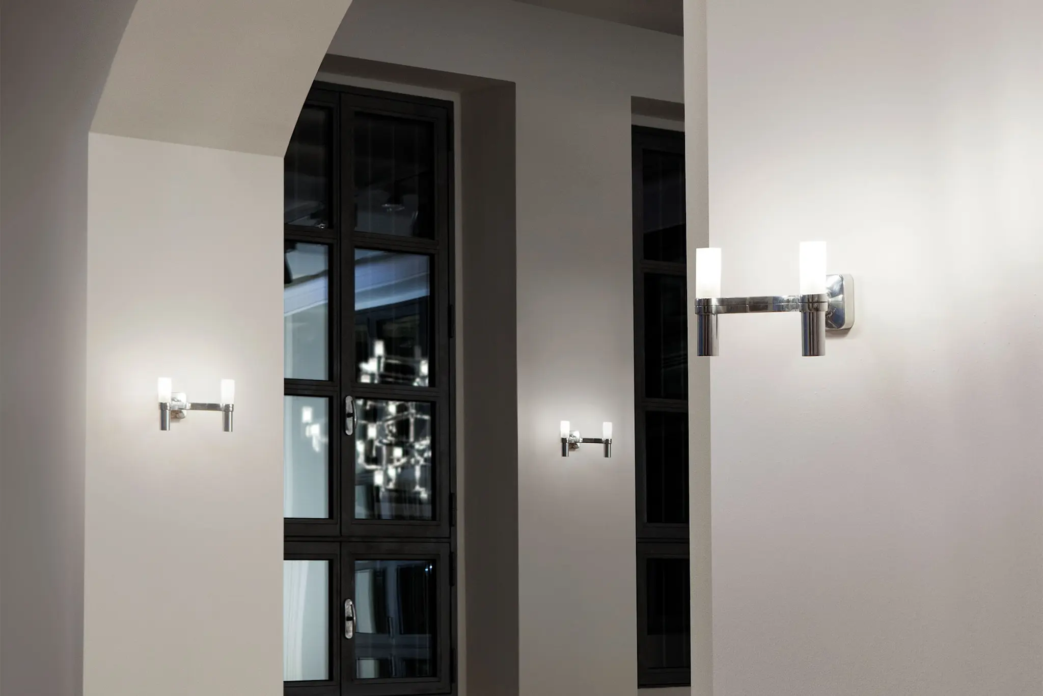 Crown vegglampe