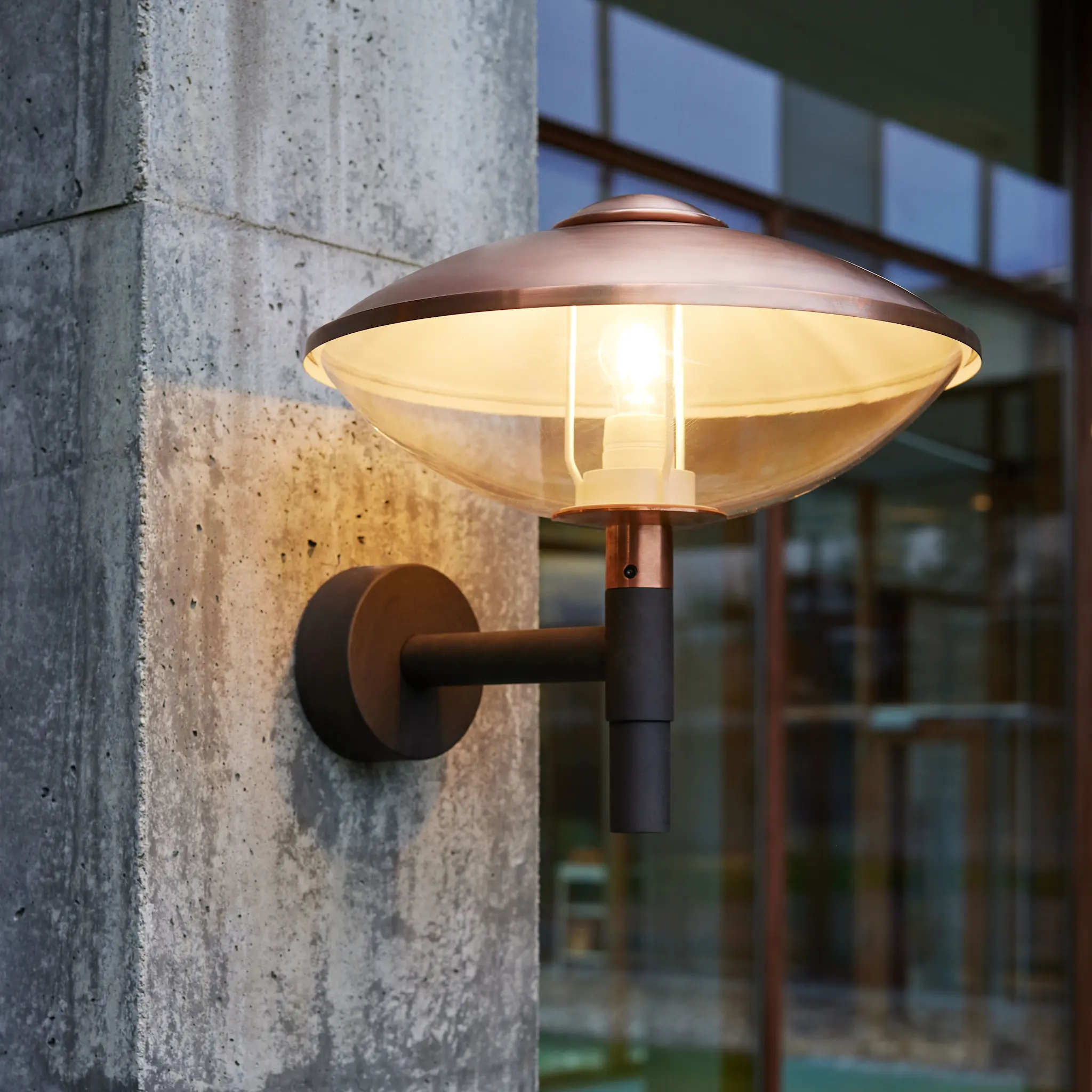 HL410 vegglampe utendørs