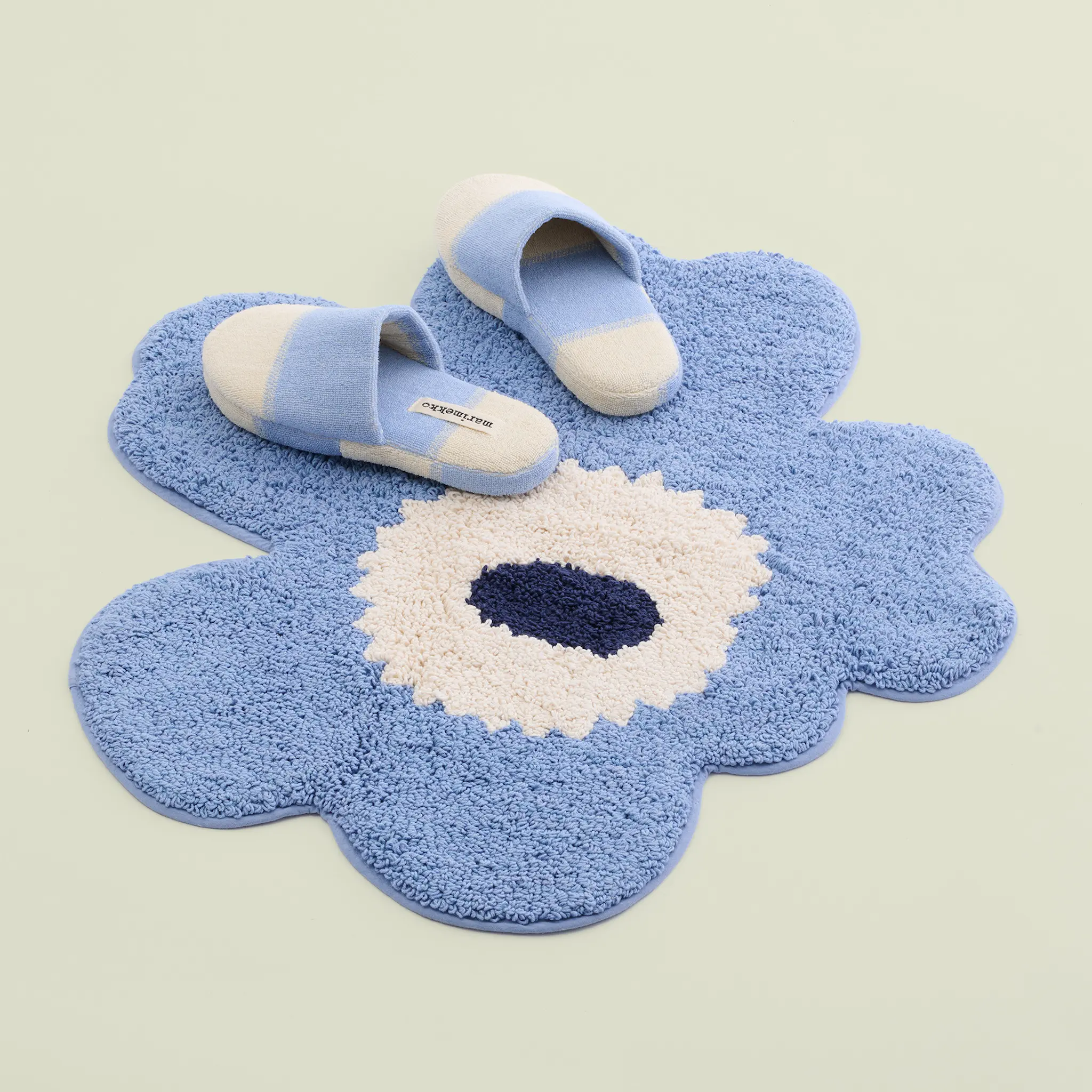 Unikko Lt.Blue Off White Navy baderomsteppe