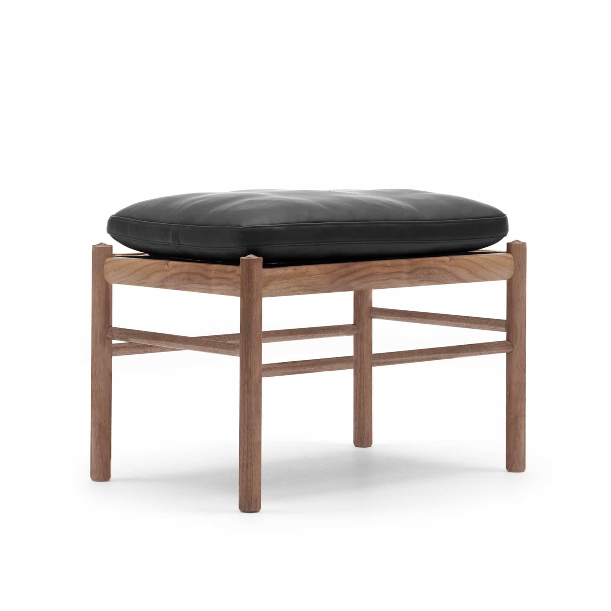 OW149F Colonial Footstool - Valnöt