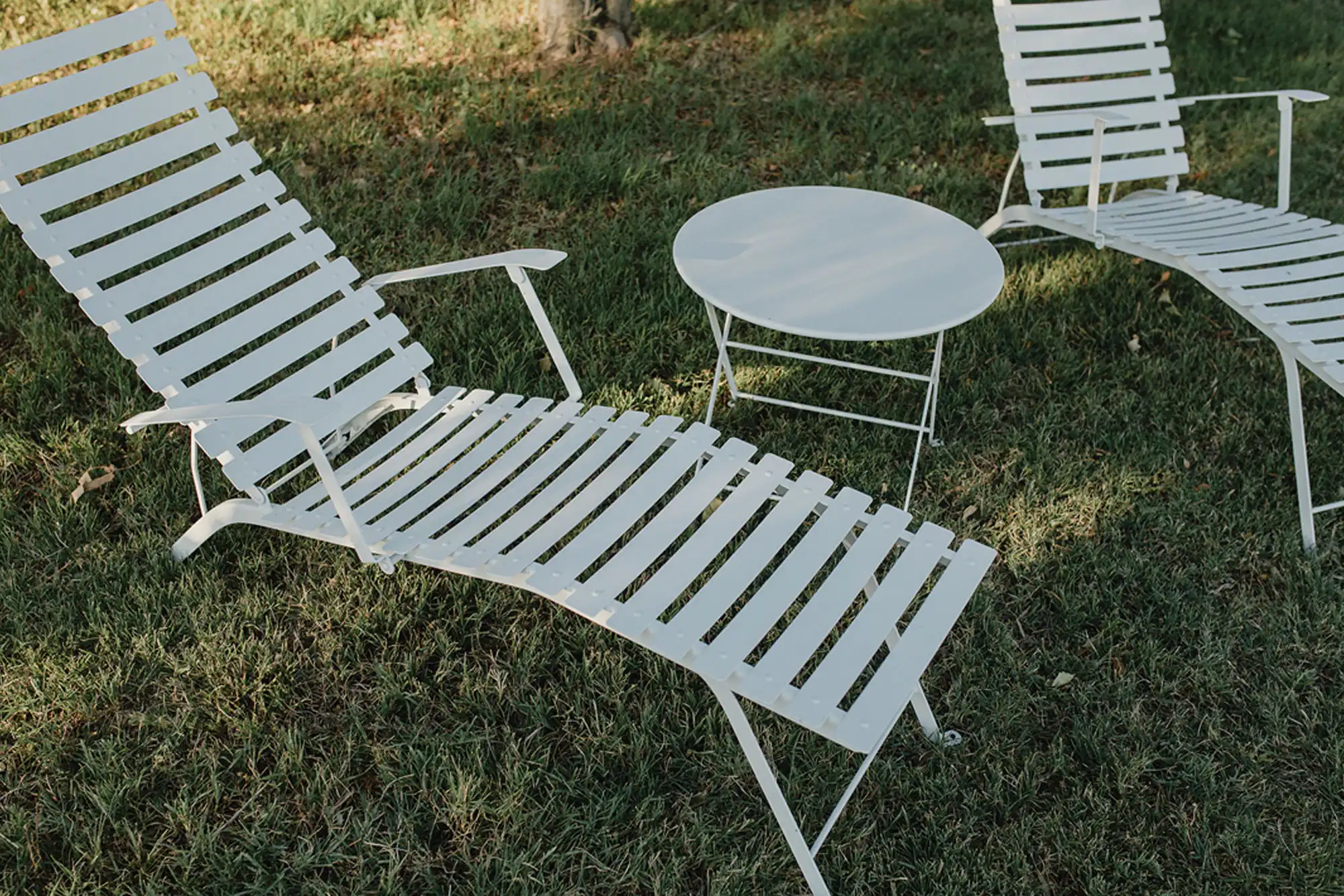 Bistro Chaise Longue, Black Cherry