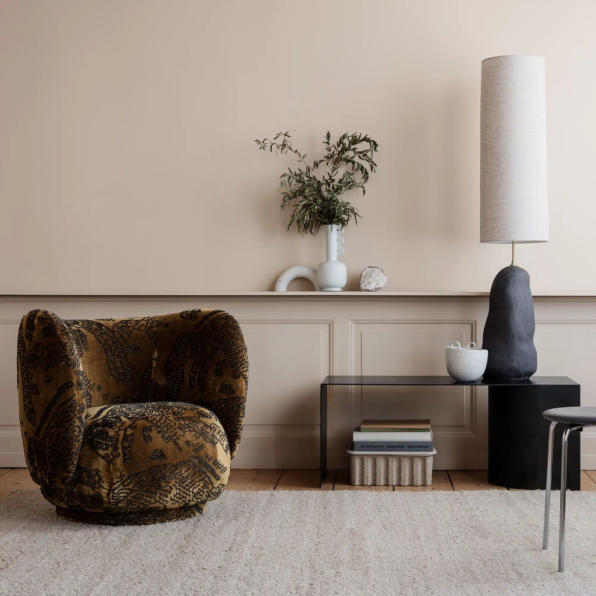 Hebe Lamp Large Off-White/Eclipse Curry Long