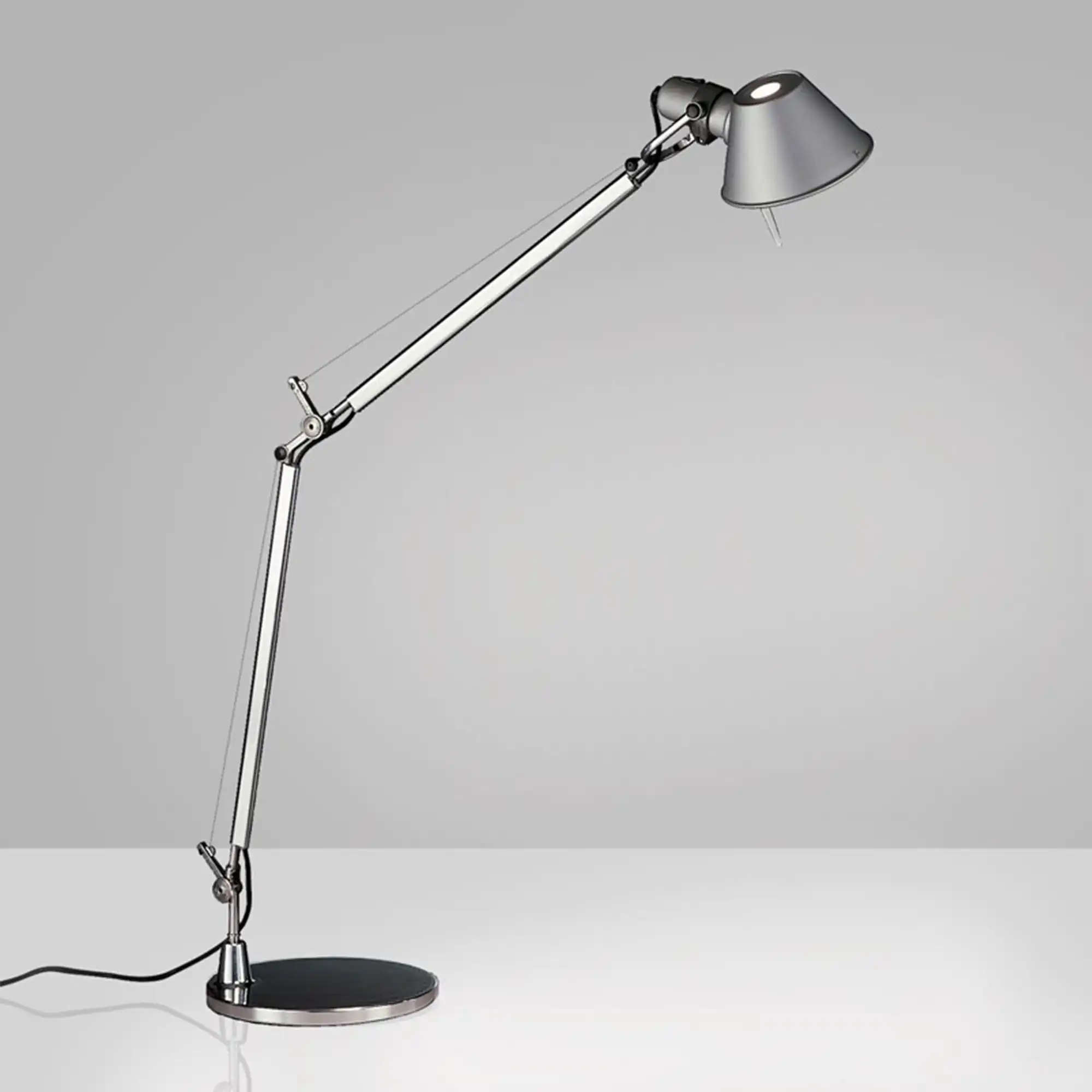 Tolomeo Midi LED-skrivebordslampe