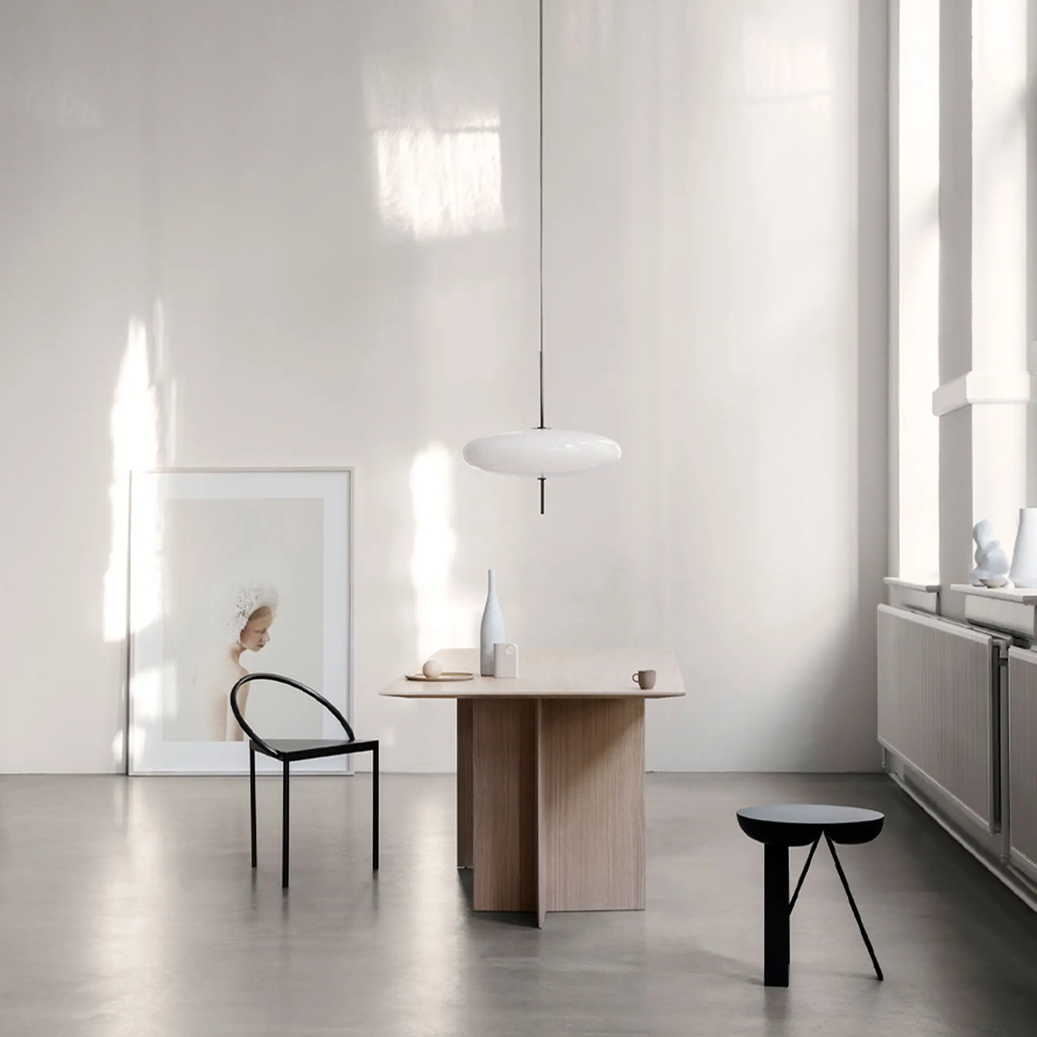 Model 2065, White Diffuser, Black Hardware, Black Cable