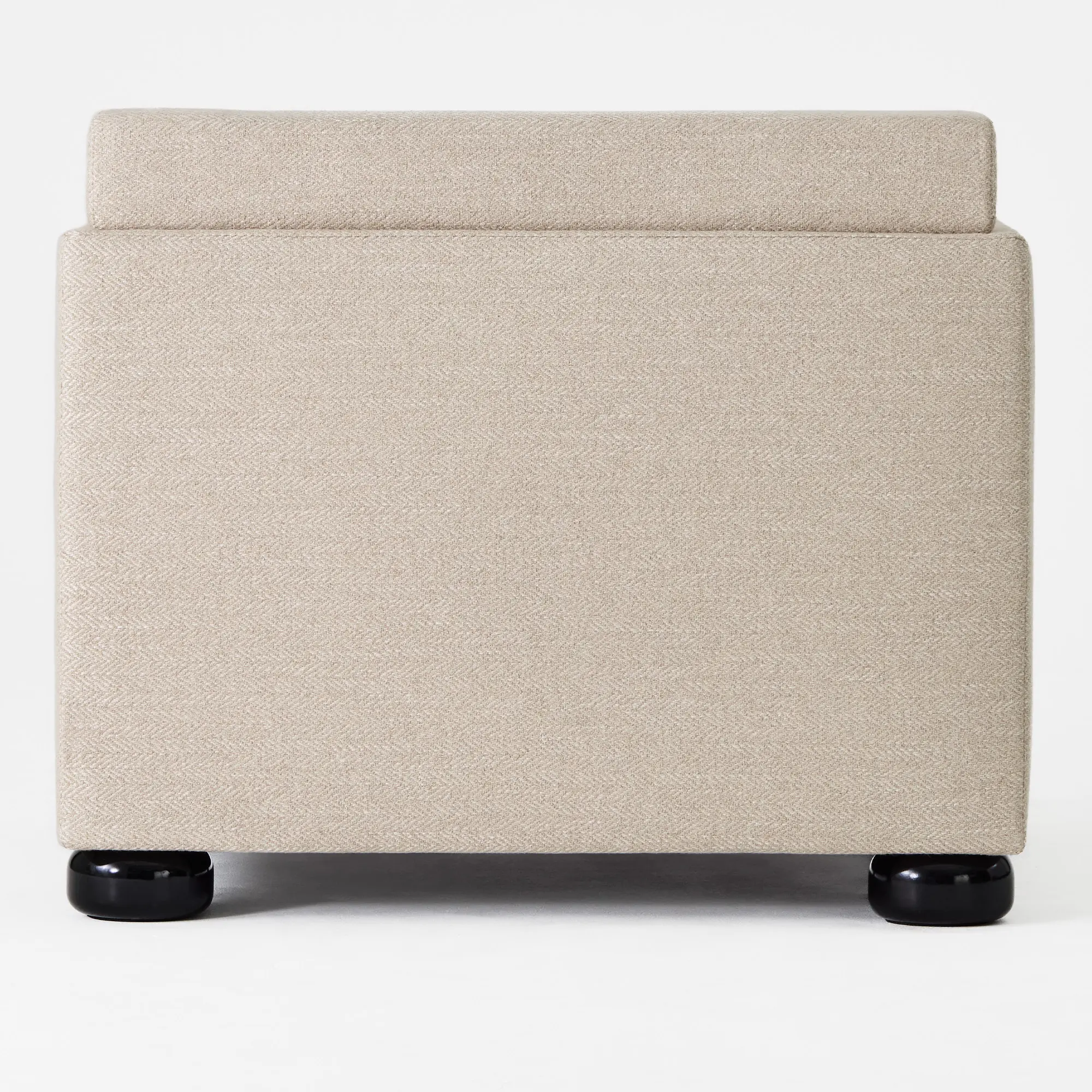 10806109__P_image_e79aceae-c3b2-46a2-9564-bd8f587aa262