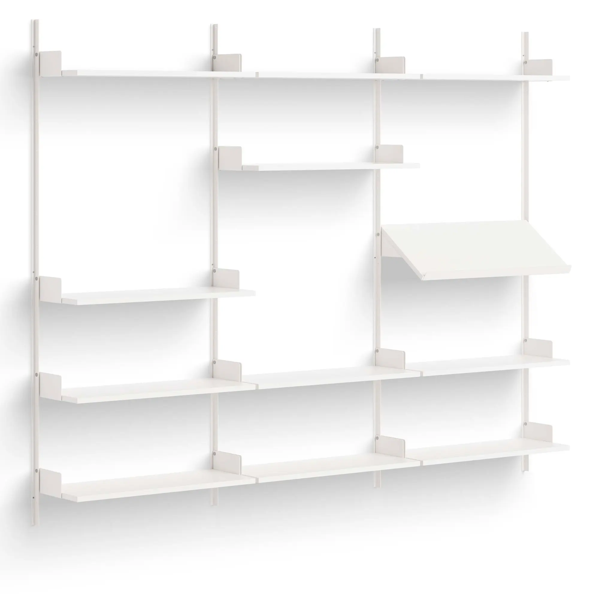 New Works Display Shelf 1900 vegghylle