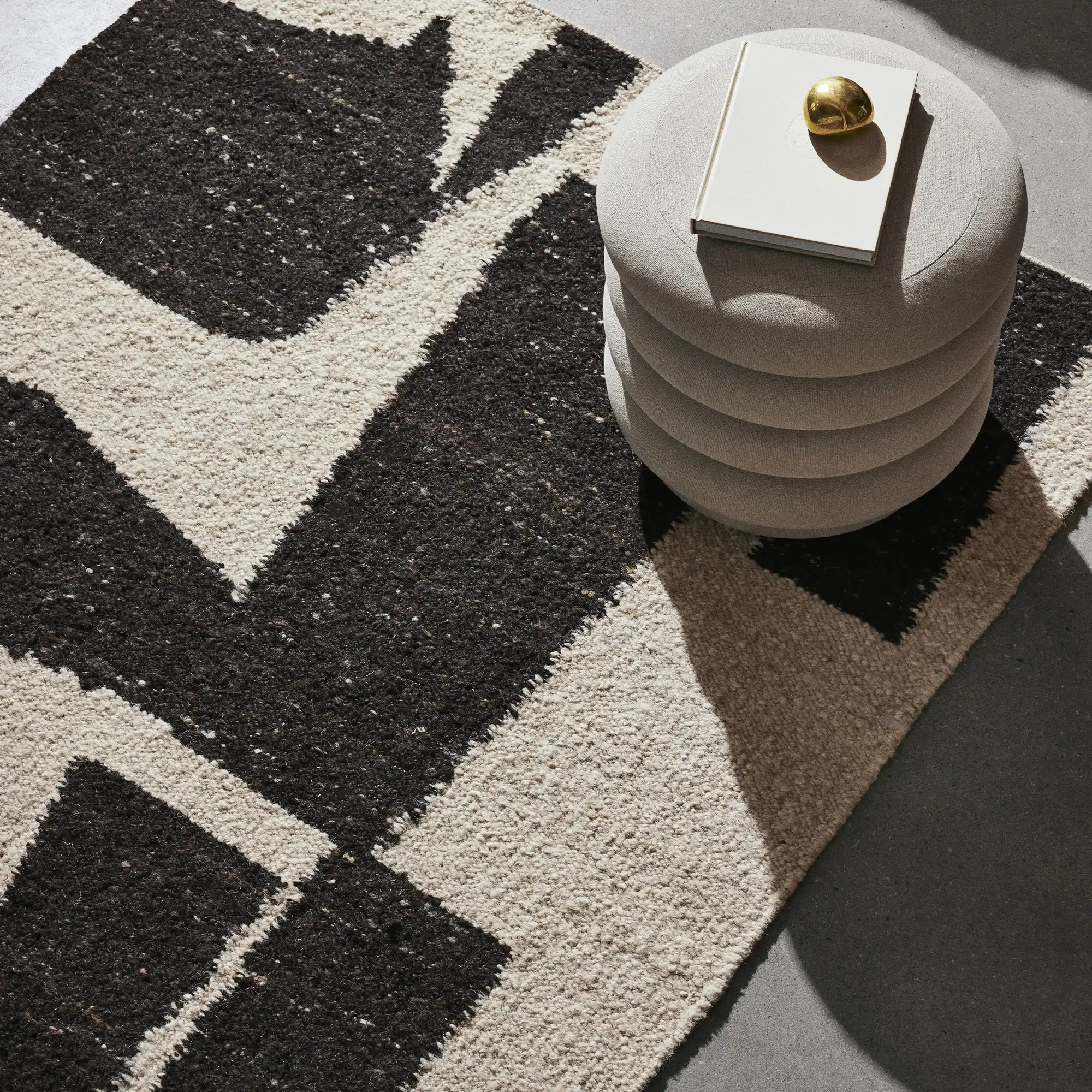 Piece Rug Off-White/Coffee